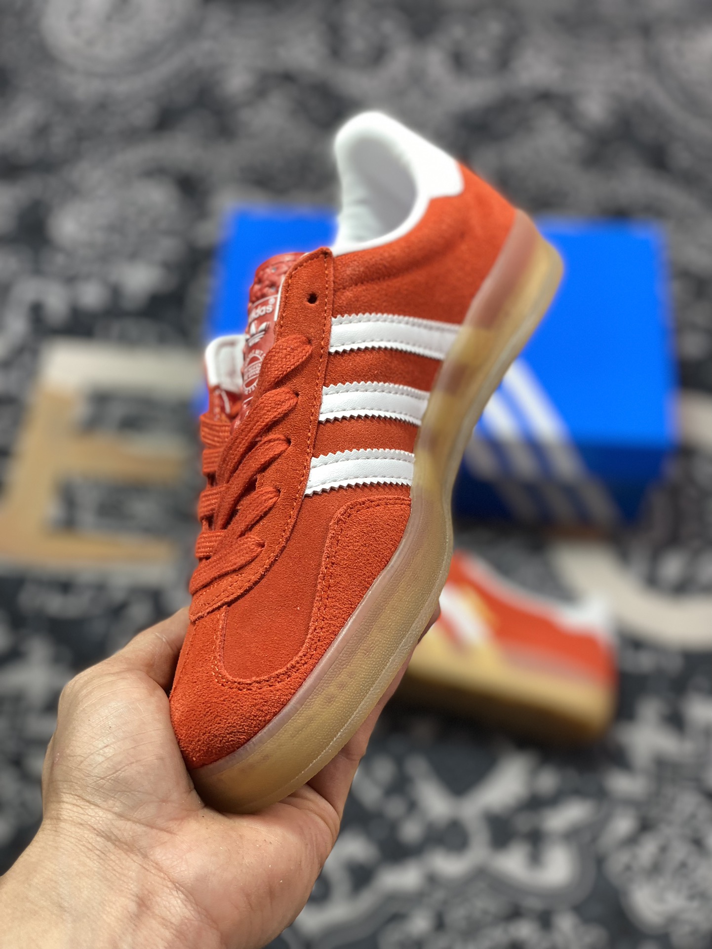 200  阿迪达斯Adidas Gazelle Indoor Trainers 羚羊内训系列低帮板鞋“桔红白生胶底”HQ8718