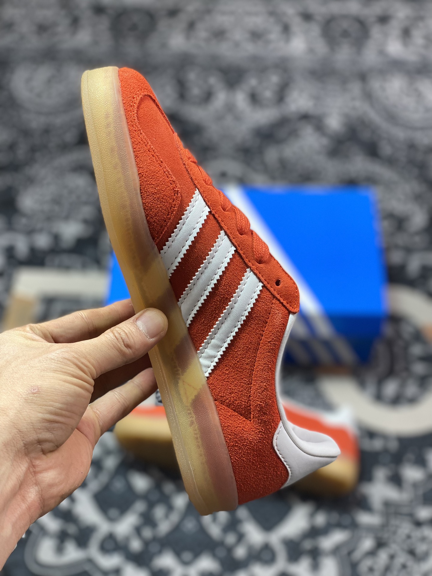 200  阿迪达斯Adidas Gazelle Indoor Trainers 羚羊内训系列低帮板鞋“桔红白生胶底”HQ8718