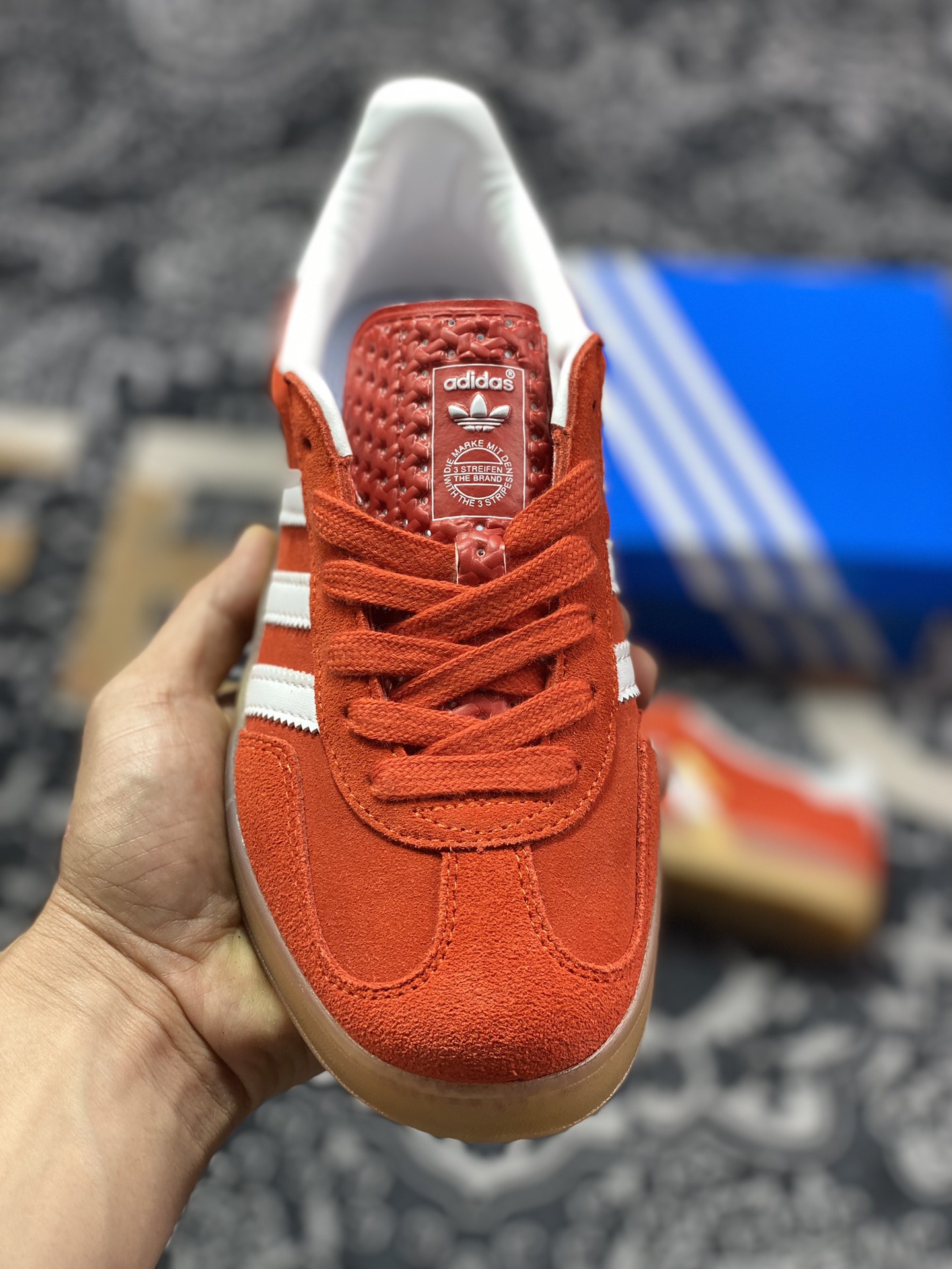 200  阿迪达斯Adidas Gazelle Indoor Trainers 羚羊内训系列低帮板鞋“桔红白生胶底”HQ8718