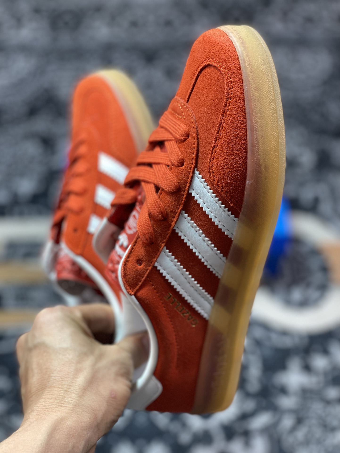 200  阿迪达斯Adidas Gazelle Indoor Trainers 羚羊内训系列低帮板鞋“桔红白生胶底”HQ8718