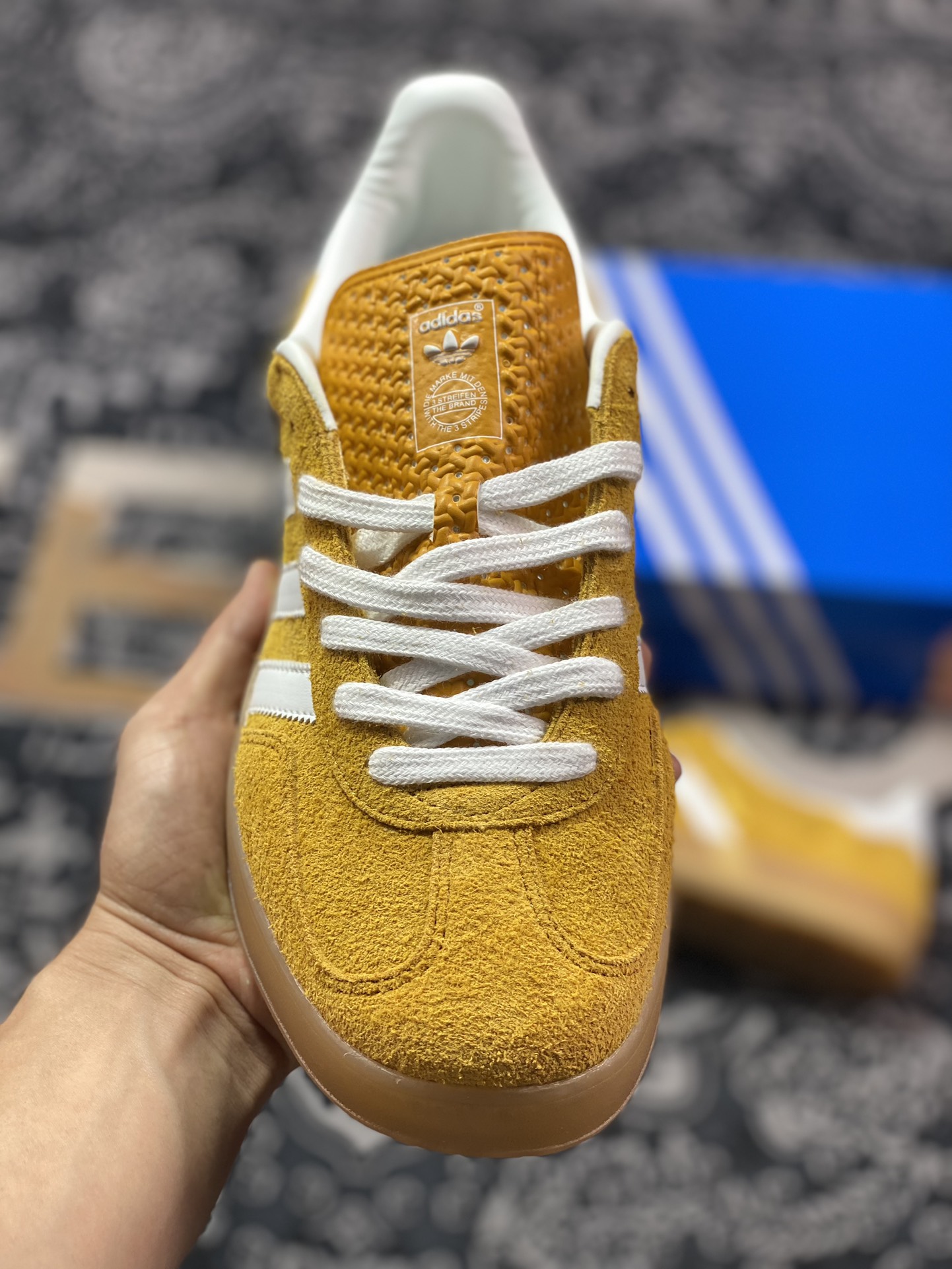 200 阿迪达斯Adidas Gazelle Indoor Trainers 羚羊内训系列低帮板鞋“麂皮土黄白生胶底”HQ8716