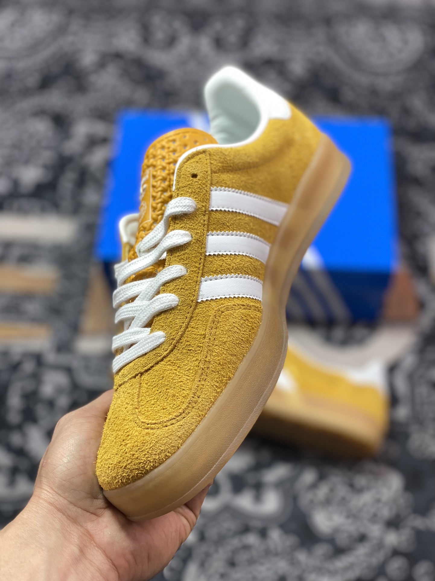 200 阿迪达斯Adidas Gazelle Indoor Trainers 羚羊内训系列低帮板鞋“麂皮土黄白生胶底”HQ8716