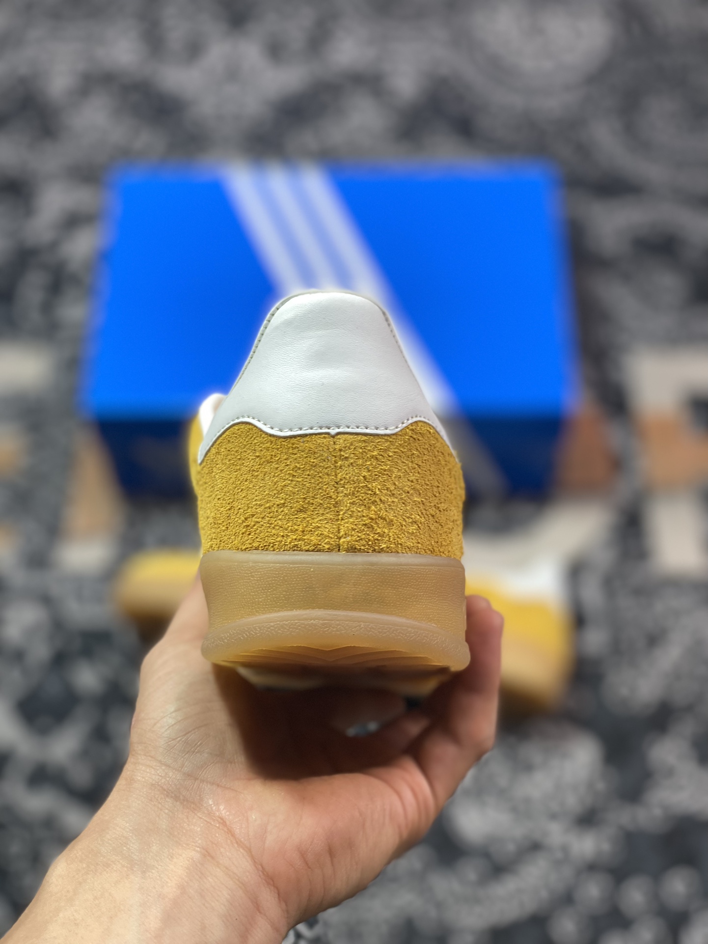 200 阿迪达斯Adidas Gazelle Indoor Trainers 羚羊内训系列低帮板鞋“麂皮土黄白生胶底”HQ8716