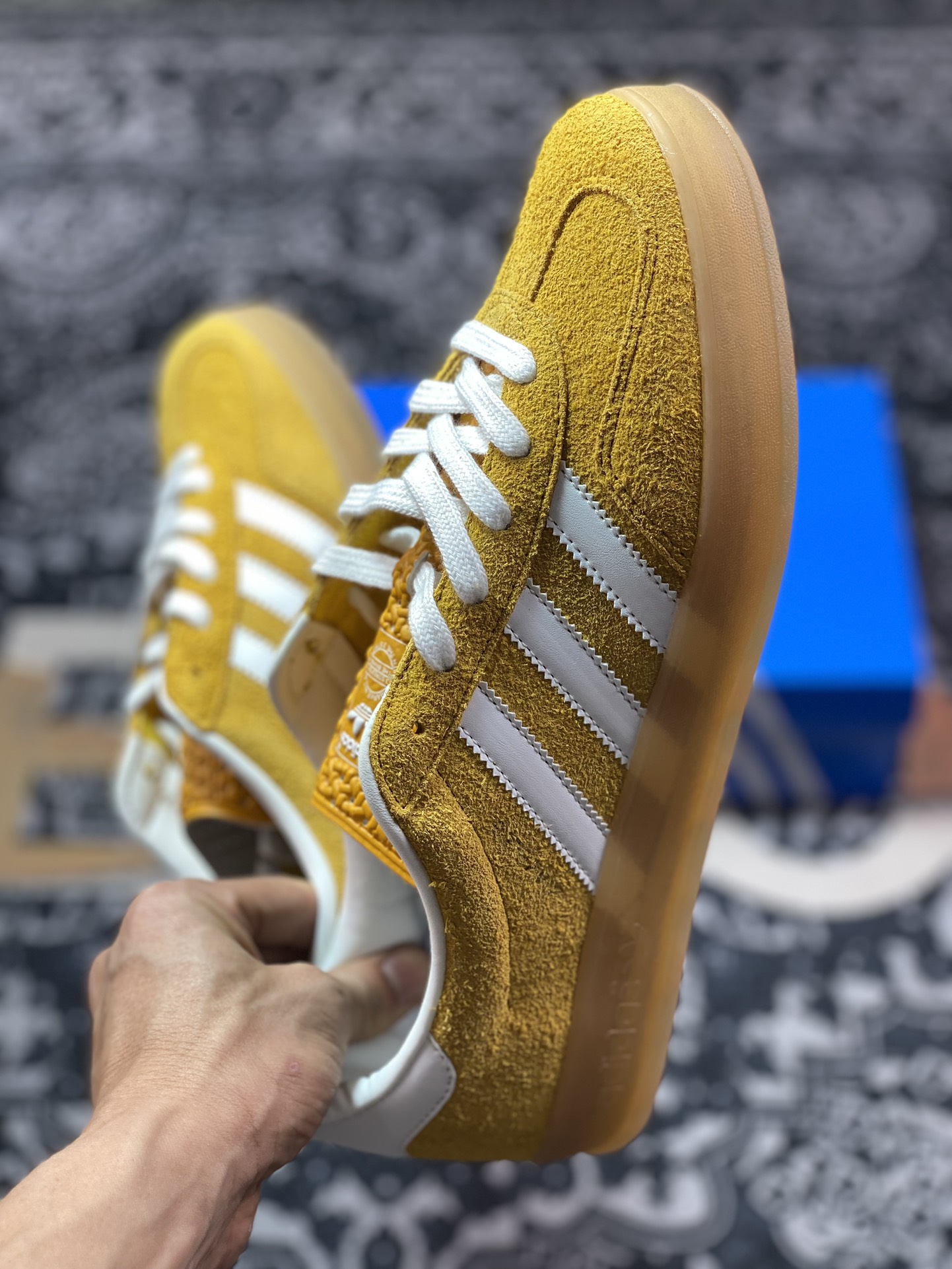 200 阿迪达斯Adidas Gazelle Indoor Trainers 羚羊内训系列低帮板鞋“麂皮土黄白生胶底”HQ8716