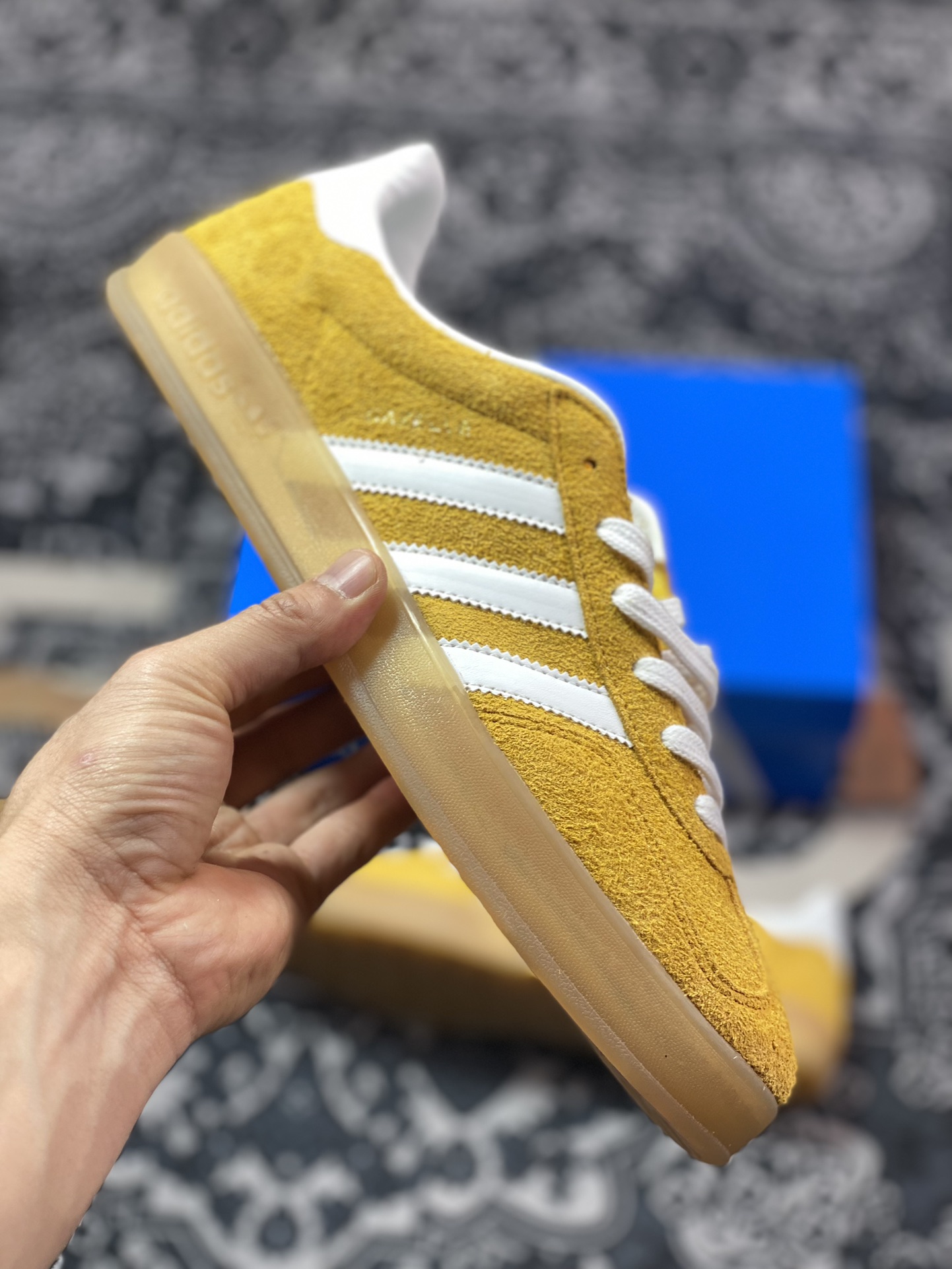 200 阿迪达斯Adidas Gazelle Indoor Trainers 羚羊内训系列低帮板鞋“麂皮土黄白生胶底”HQ8716