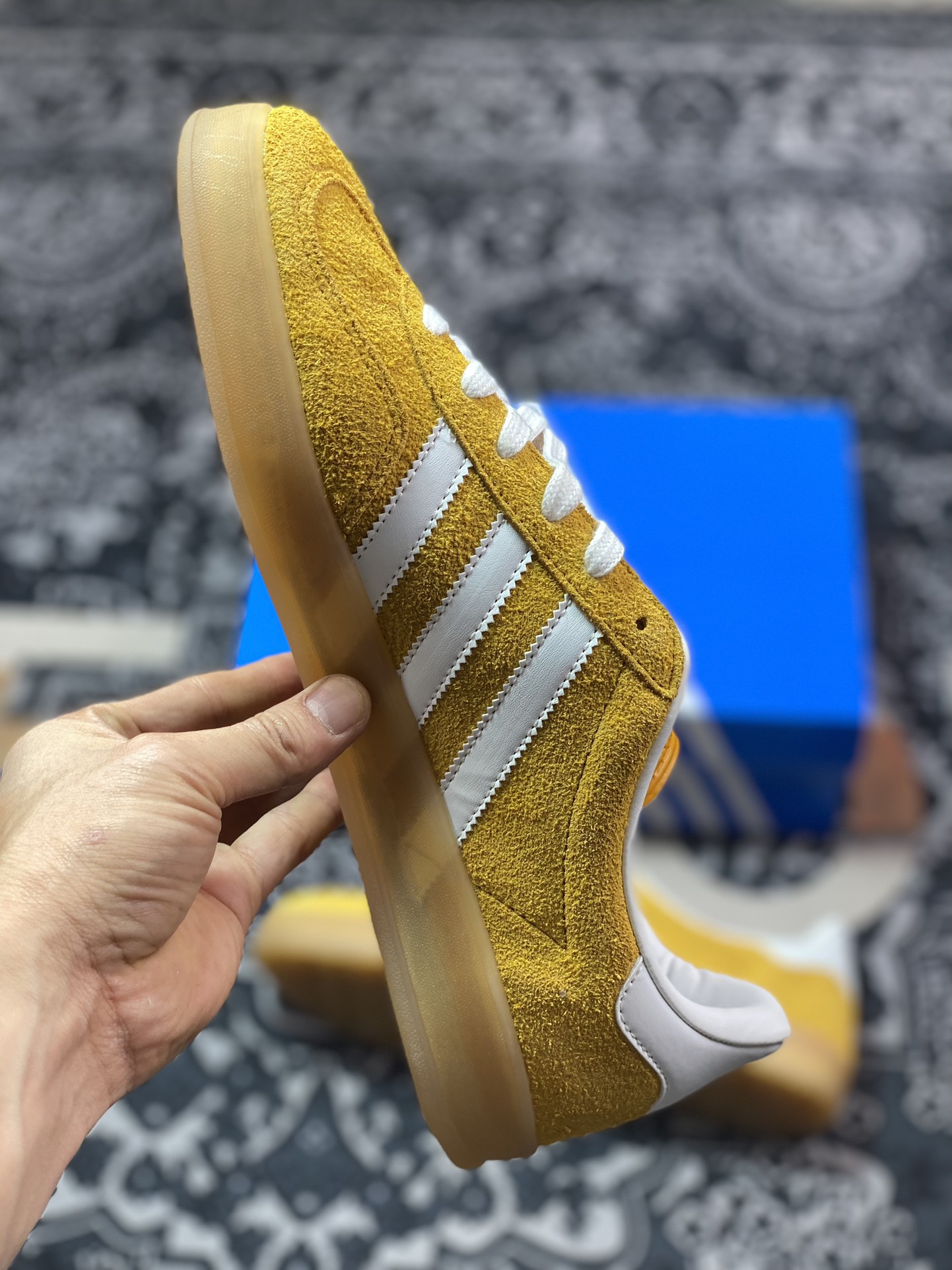 200 阿迪达斯Adidas Gazelle Indoor Trainers 羚羊内训系列低帮板鞋“麂皮土黄白生胶底”HQ8716