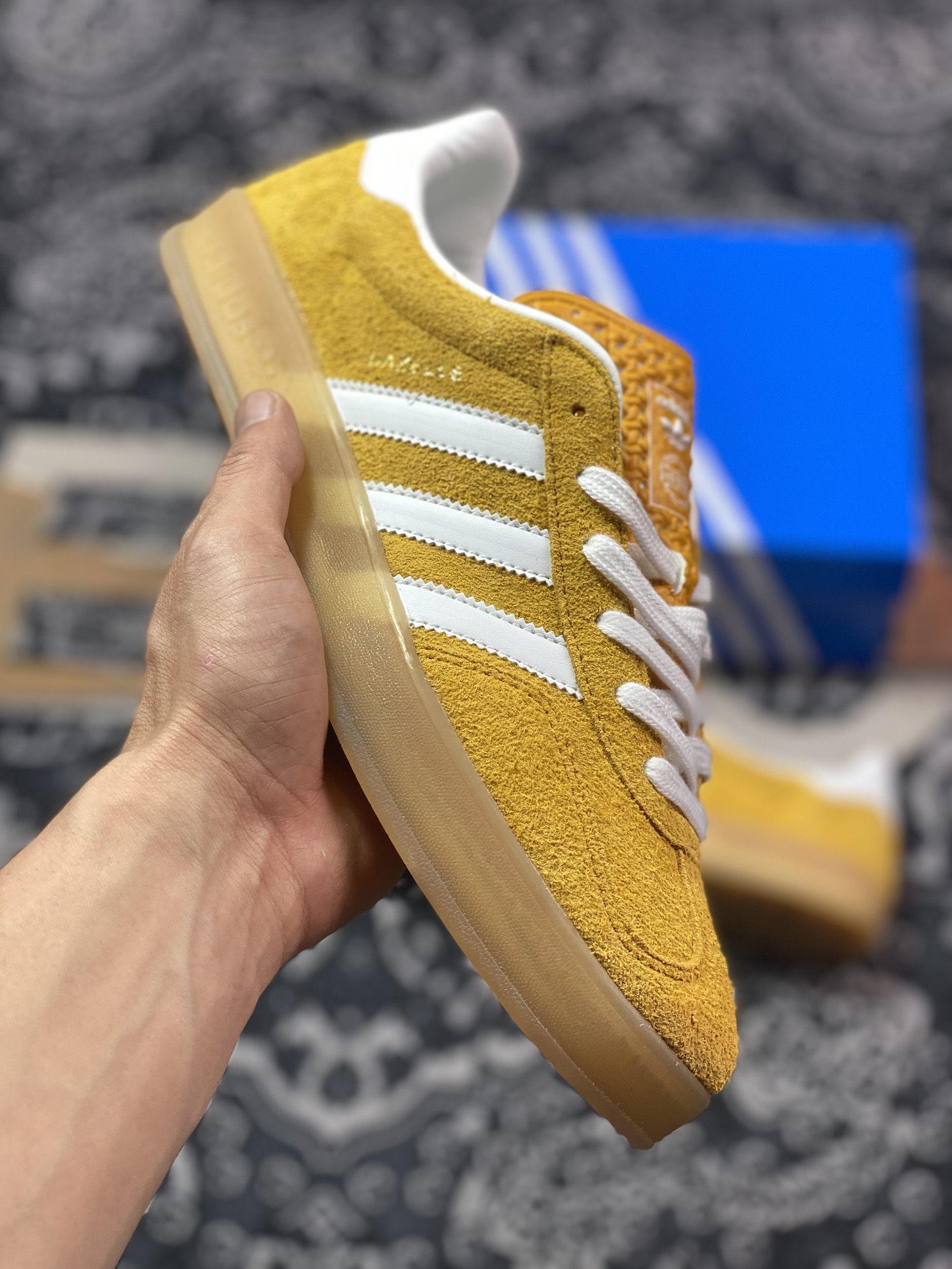 200 阿迪达斯Adidas Gazelle Indoor Trainers 羚羊内训系列低帮板鞋“麂皮土黄白生胶底”HQ8716