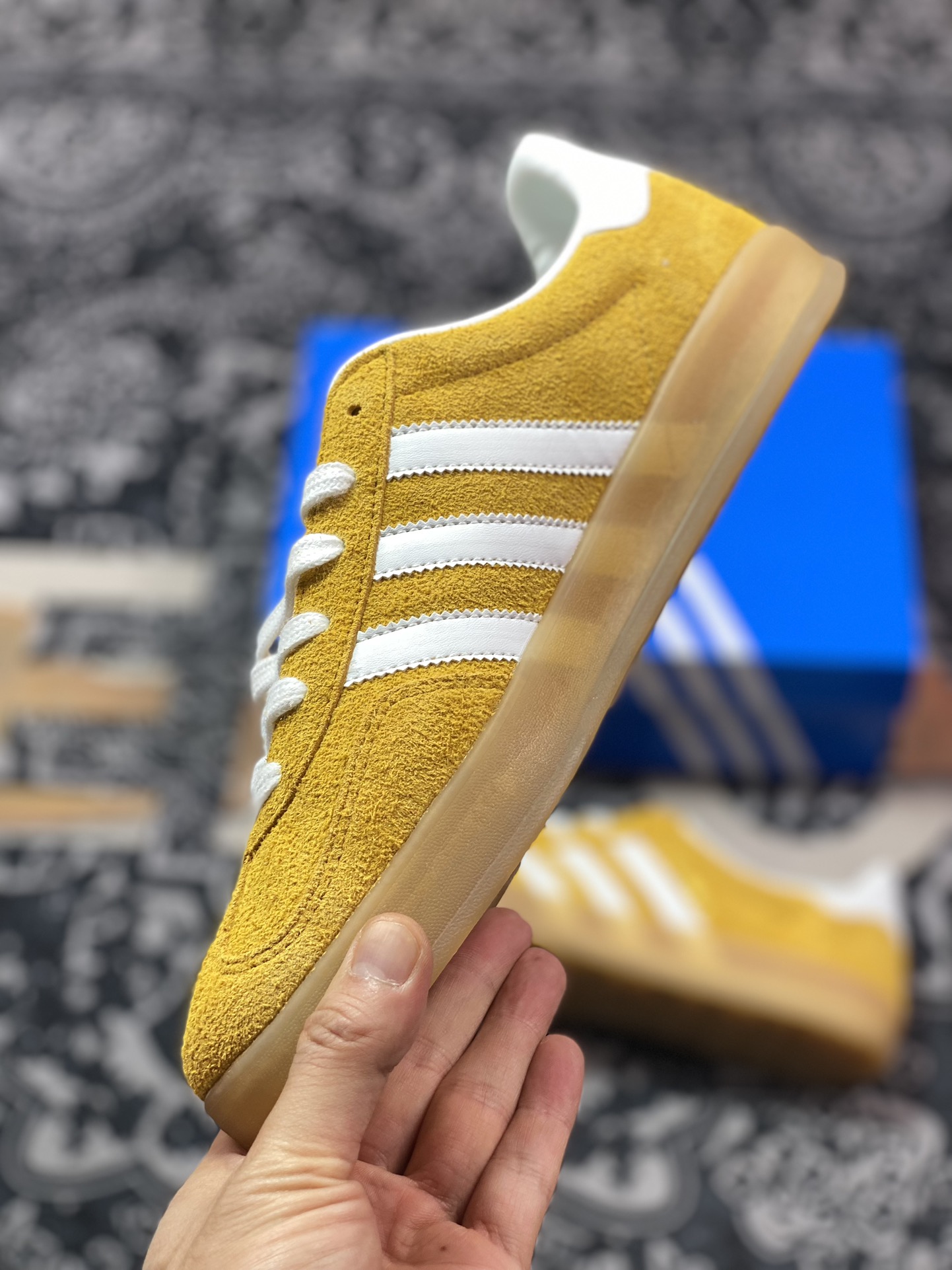 200 阿迪达斯Adidas Gazelle Indoor Trainers 羚羊内训系列低帮板鞋“麂皮土黄白生胶底”HQ8716