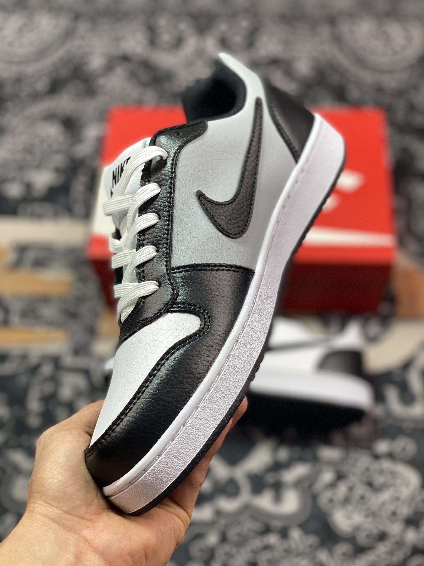 Original grade NK EBERNON Low Prm black and white panda classic versatile casual low-top sports shoes AQ1774-102