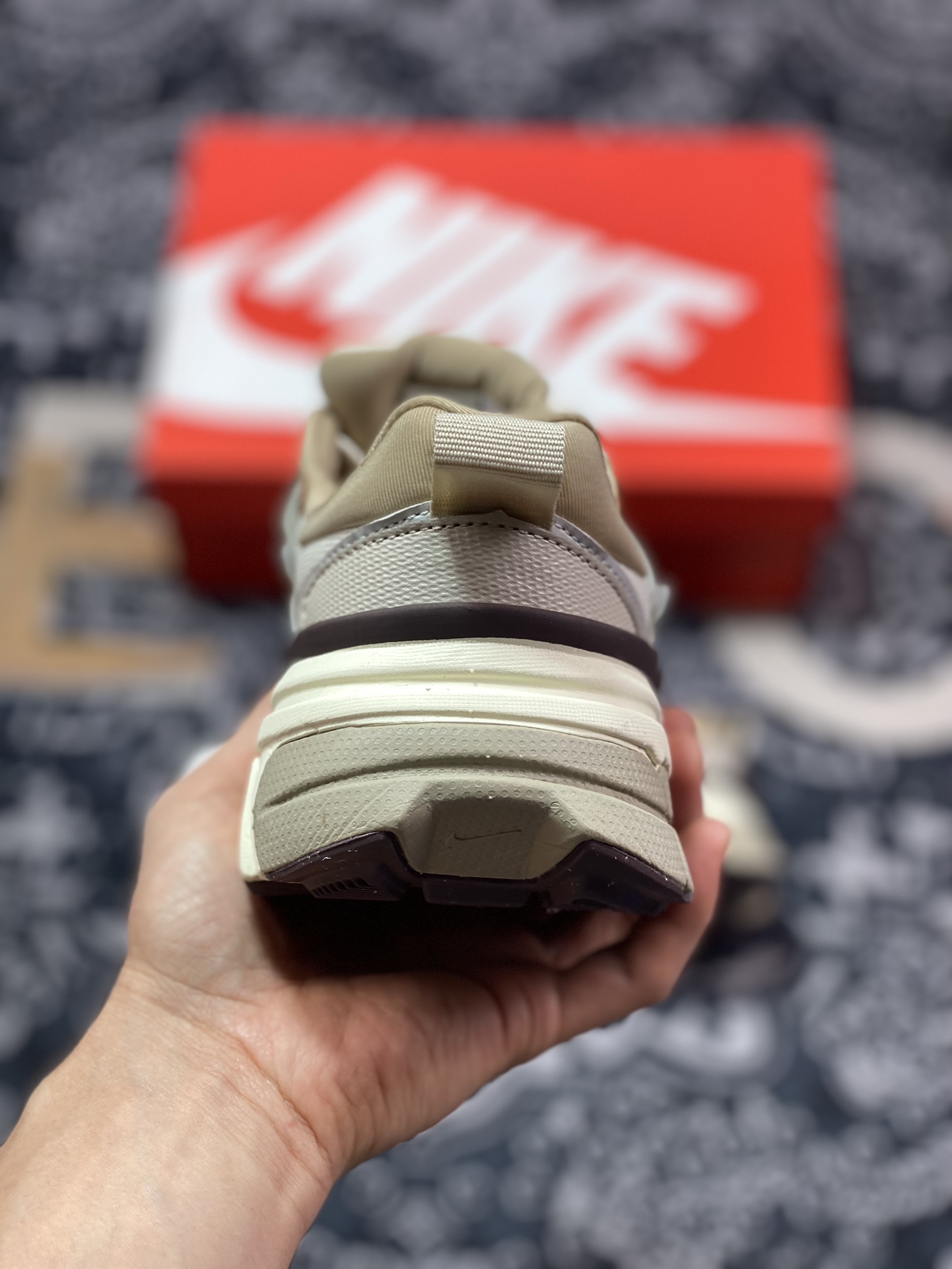 200 Nike Wmns V2K Runtekk Low"Sail Tan Brown"复古潮慢跑鞋“米灰奶茶棕”FD0736-103