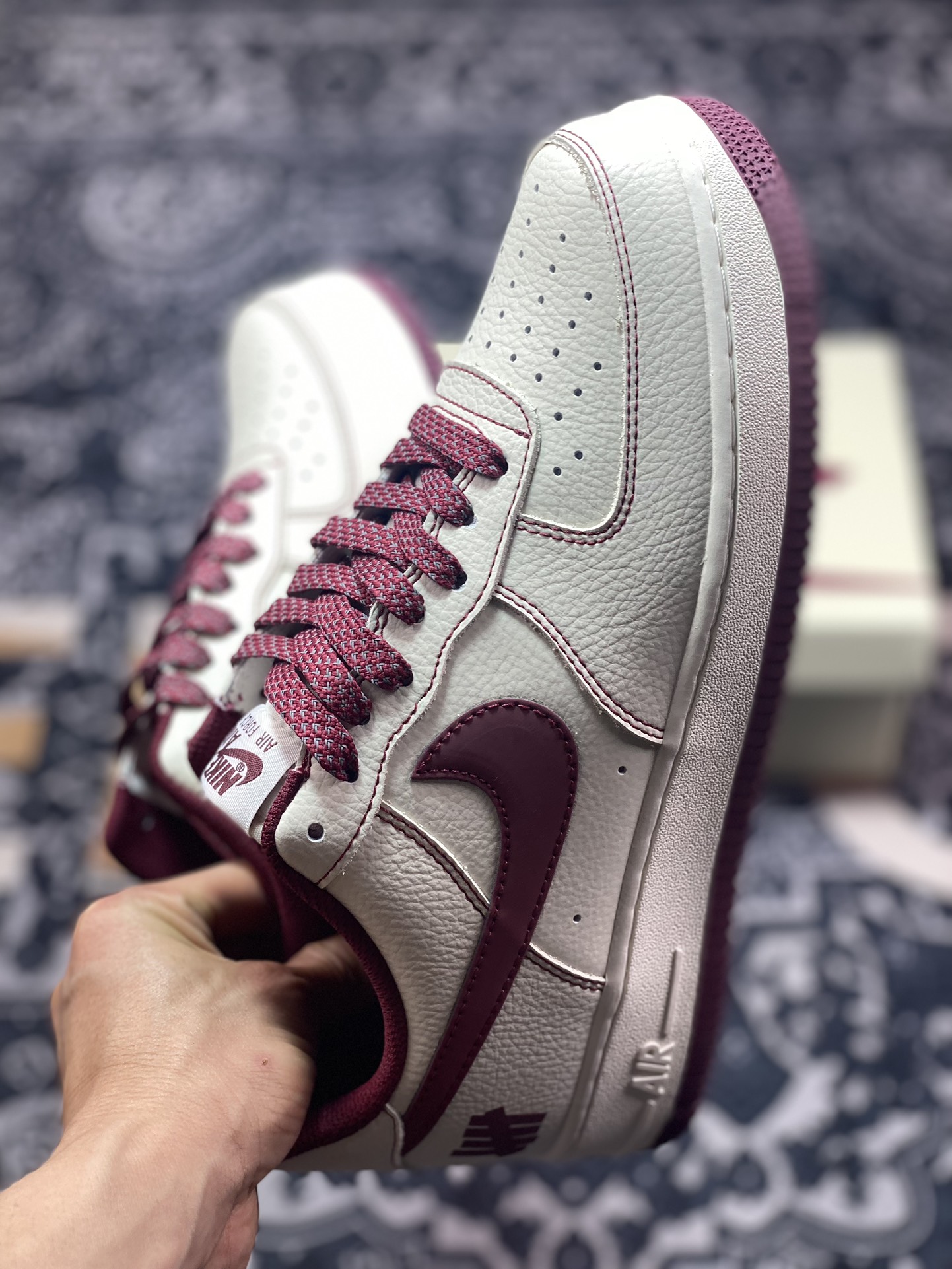 240 UNDEFEATED x Nike Air Force 1′07 Low”Beige/Wine Red”空军一号板鞋“皮革五杠米白酒红钩子”UN2395-523