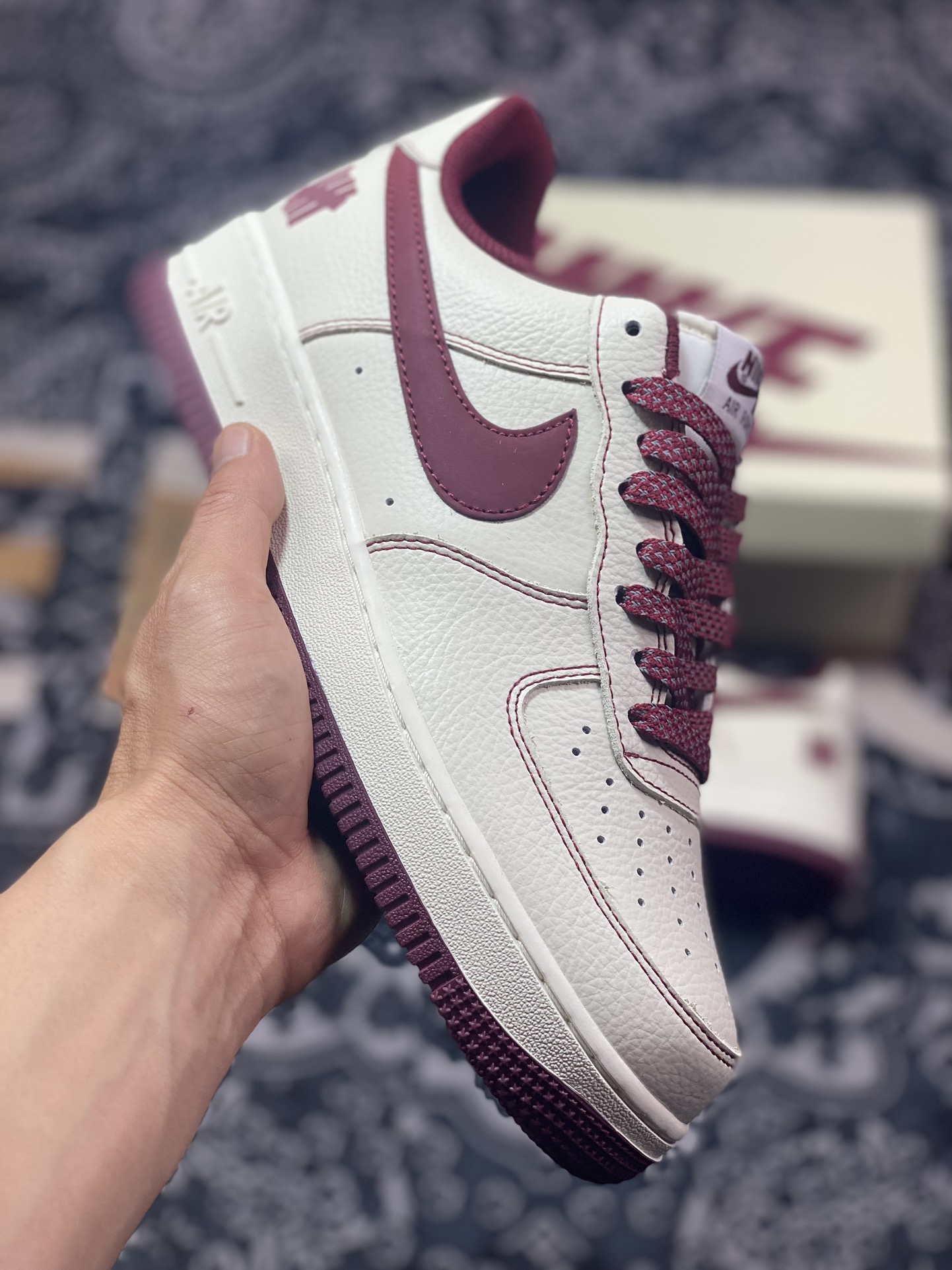 240 UNDEFEATED x Nike Air Force 1′07 Low”Beige/Wine Red”空军一号板鞋“皮革五杠米白酒红钩子”UN2395-523