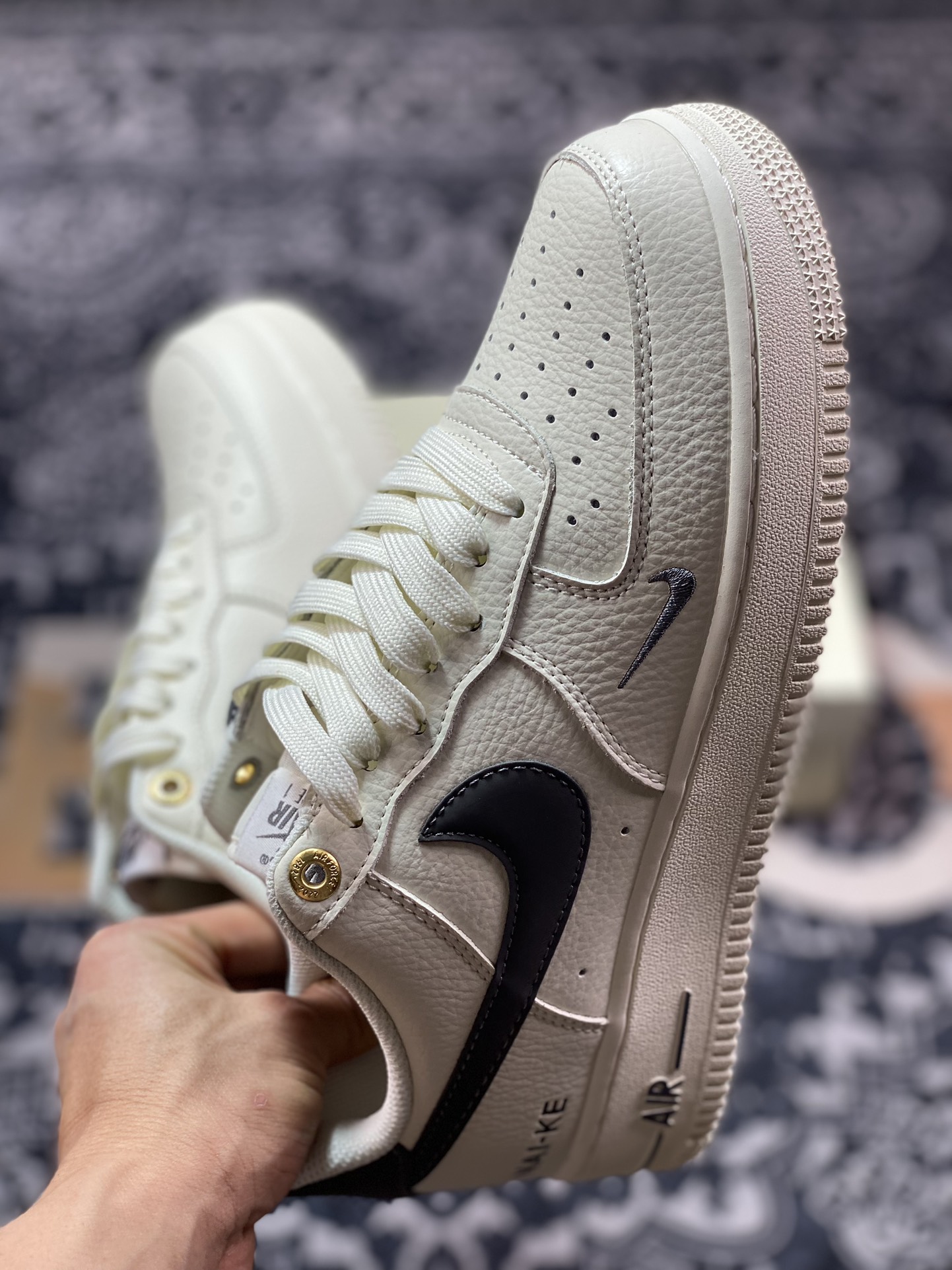 240 耐克Nike Air Force 1'07 Low"NAI-KE/Beige/Dark Grey"空军一号板鞋“NAIKE米白深灰小钩”NK0621-100