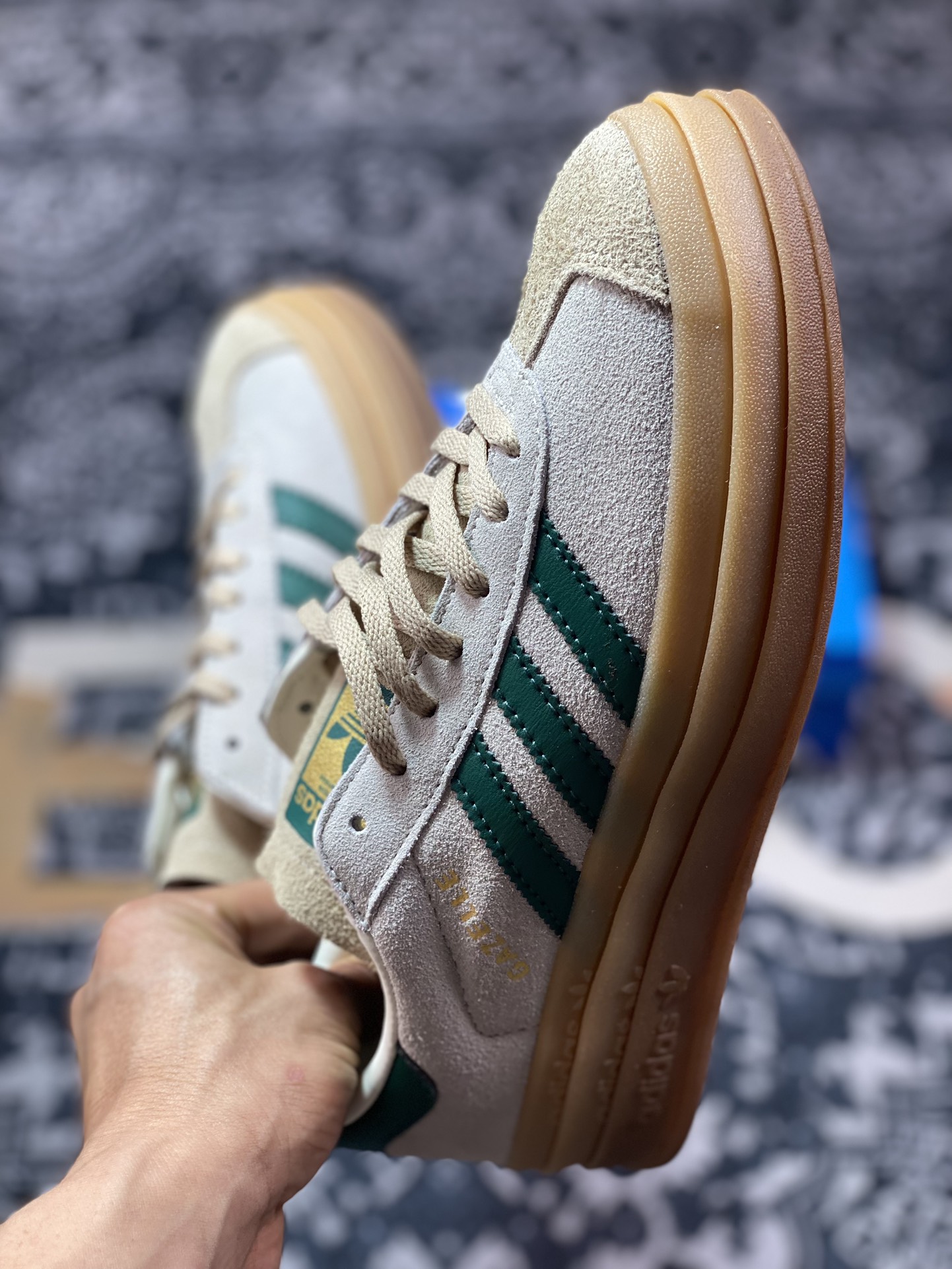 200 阿迪达斯Adidas Originals Gazelle Bold W 羚羊松糕系列板鞋“翻毛浅灰棕深绿生胶底”ID7056