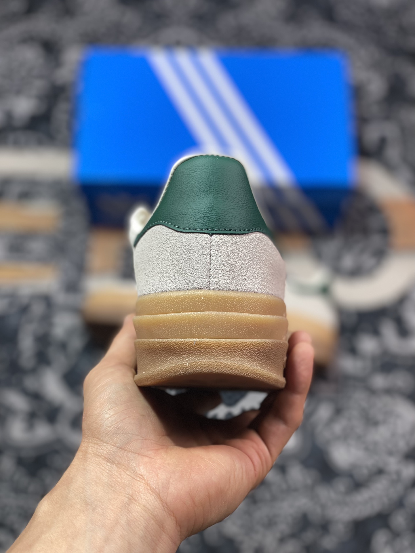 200 阿迪达斯Adidas Originals Gazelle Bold W 羚羊松糕系列板鞋“翻毛浅灰棕深绿生胶底”ID7056