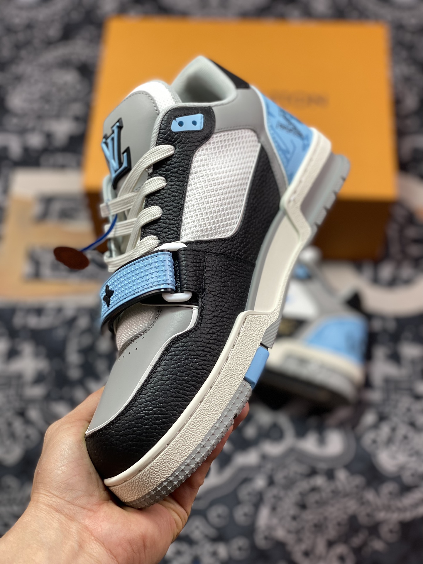 D8700   LOUIS VUITTON Trainer  LV  路易威登