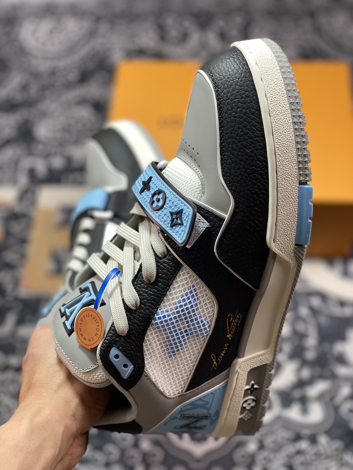 D8700   LOUIS VUITTON Trainer  LV  路易威登