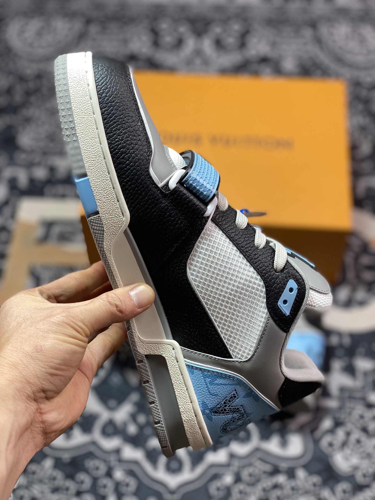D8700   LOUIS VUITTON Trainer  LV  路易威登