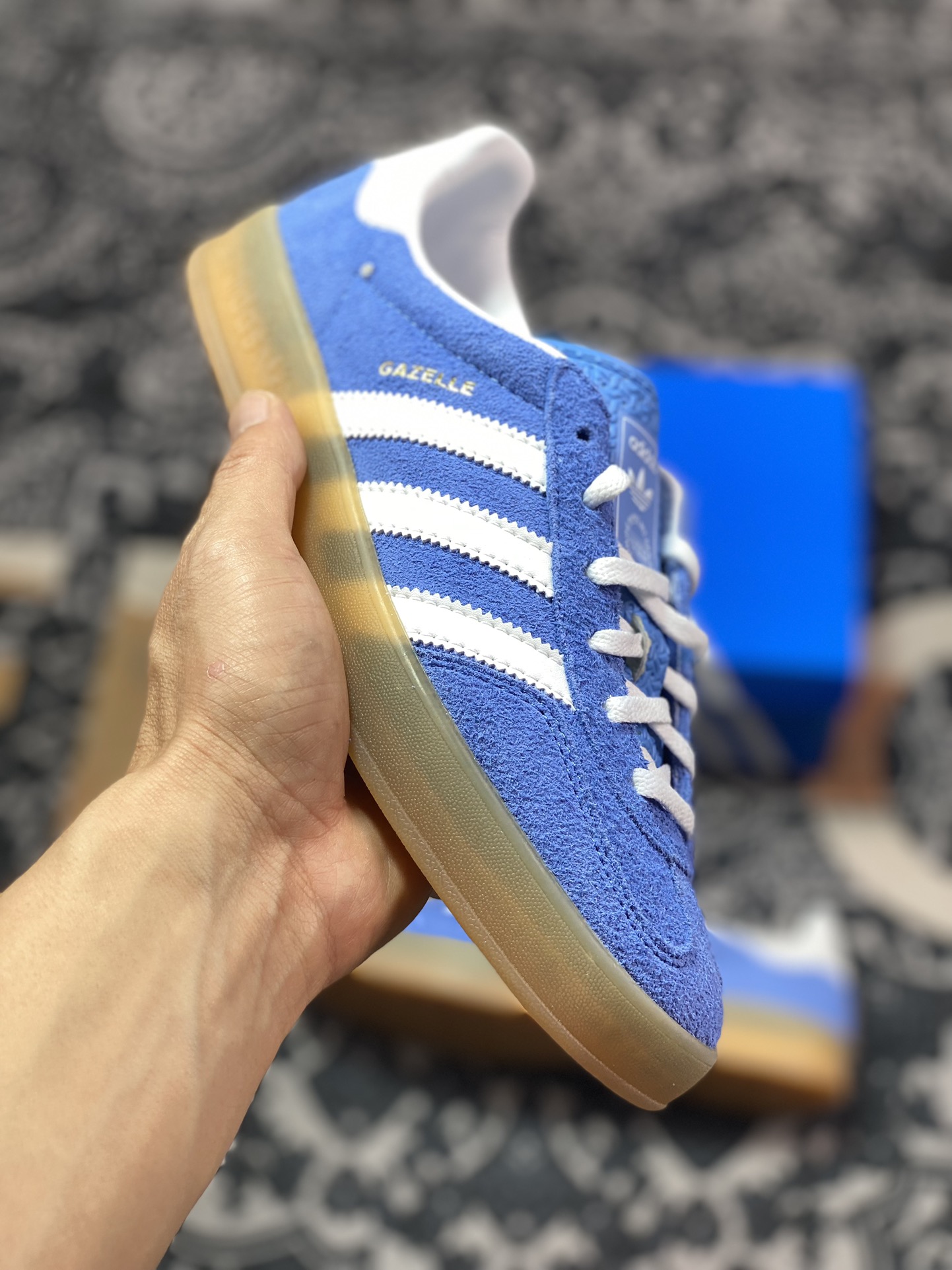 240  阿迪达斯Adidas Gazelle Indoor Trainers 羚羊内训系列低帮板鞋“麂皮学院浅蓝白生胶底”HQ8717