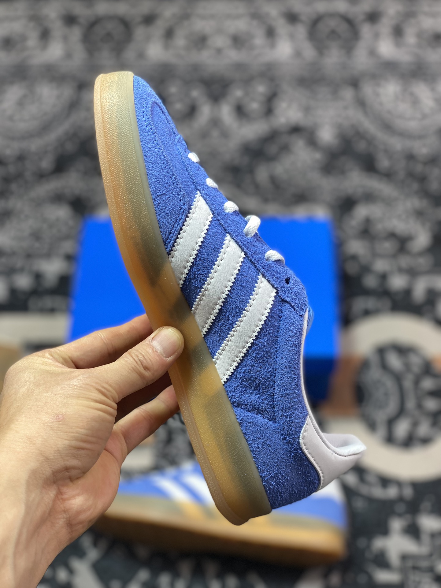 240  阿迪达斯Adidas Gazelle Indoor Trainers 羚羊内训系列低帮板鞋“麂皮学院浅蓝白生胶底”HQ8717