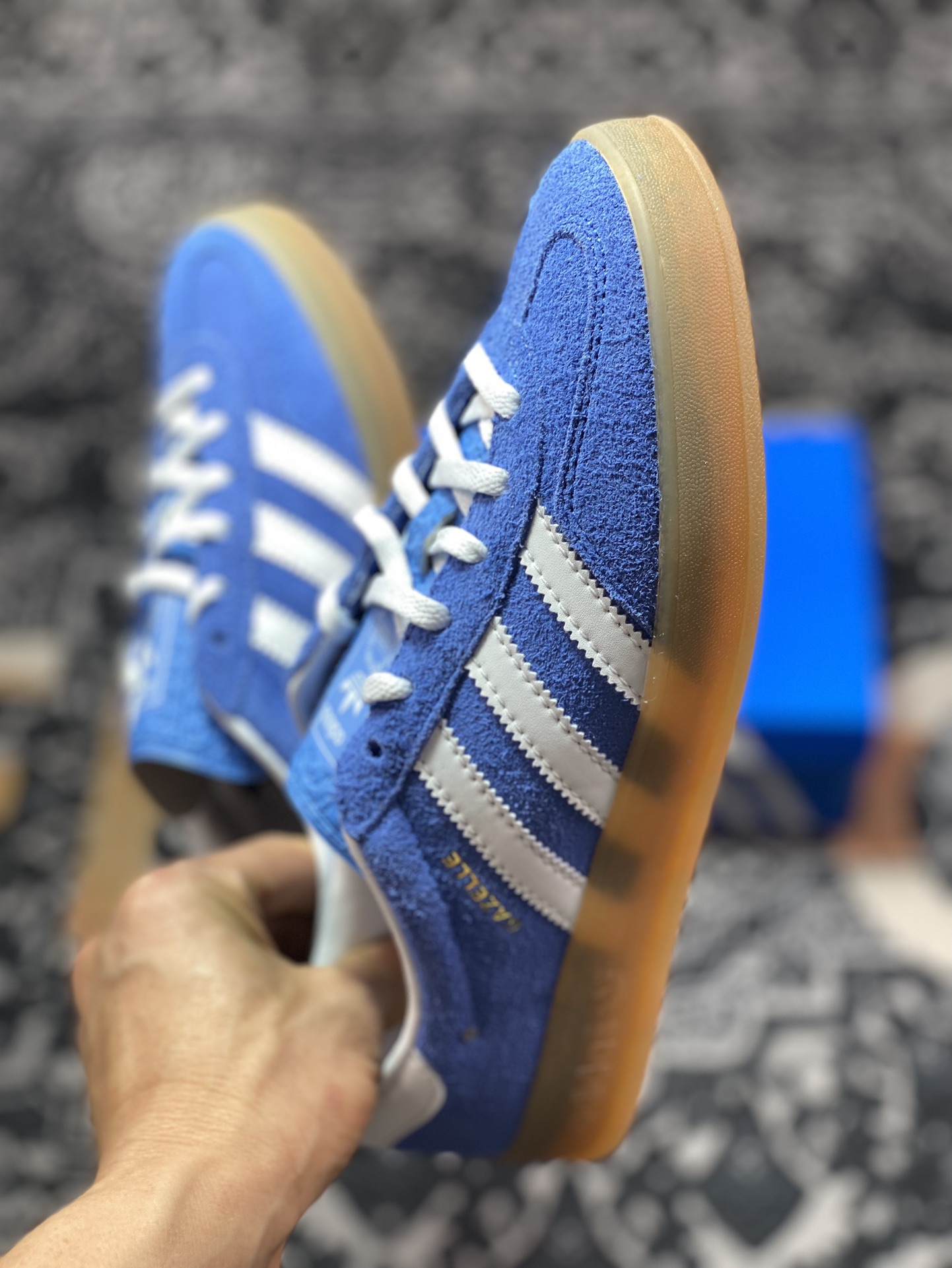 240  阿迪达斯Adidas Gazelle Indoor Trainers 羚羊内训系列低帮板鞋“麂皮学院浅蓝白生胶底”HQ8717