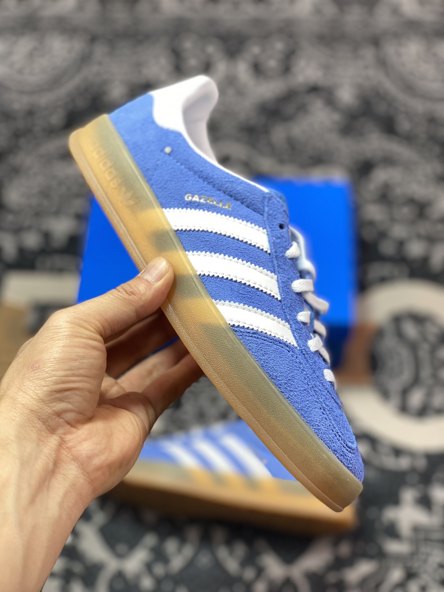 240  阿迪达斯Adidas Gazelle Indoor Trainers 羚羊内训系列低帮板鞋“麂皮学院浅蓝白生胶底”HQ8717