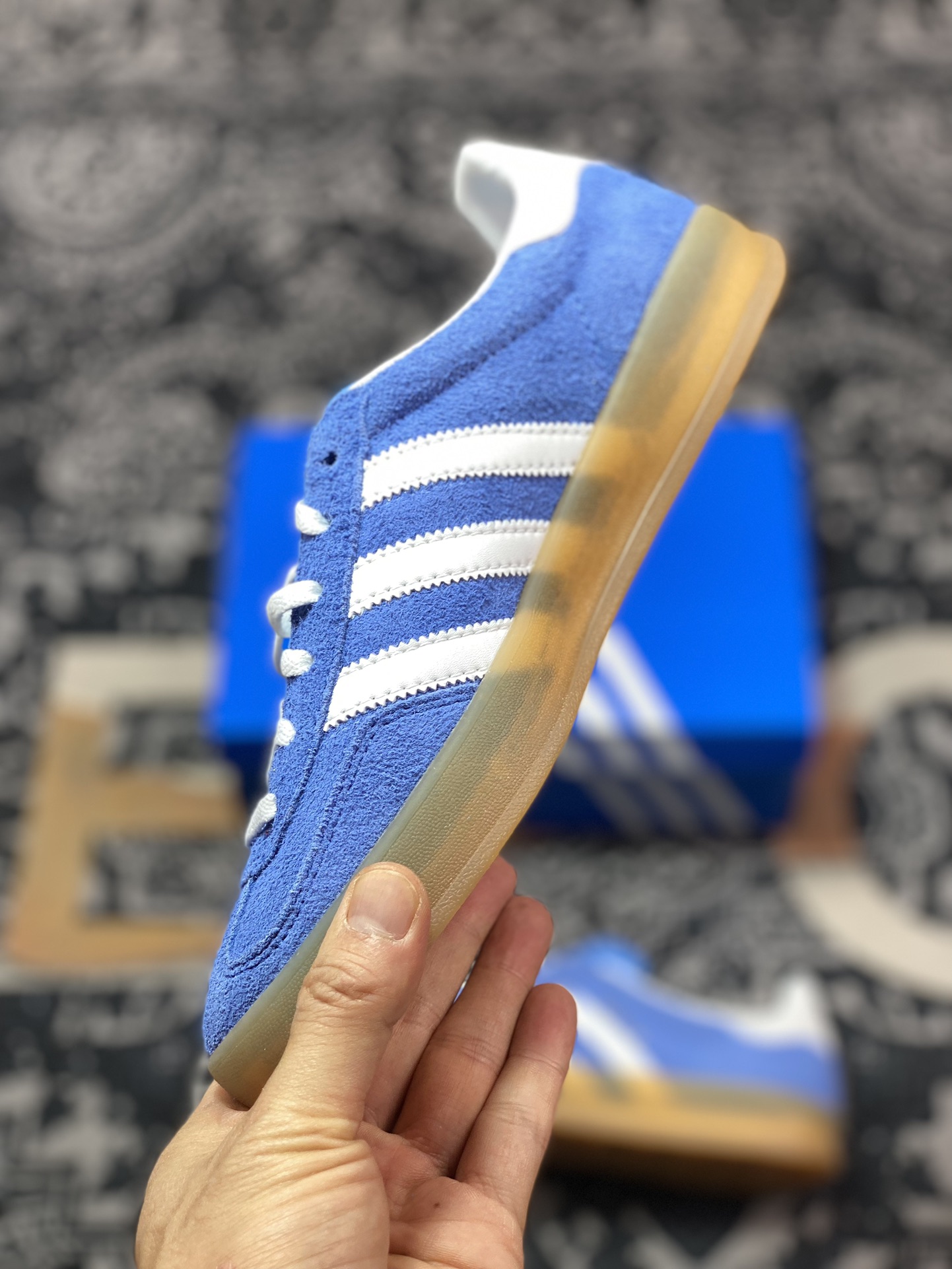 240  阿迪达斯Adidas Gazelle Indoor Trainers 羚羊内训系列低帮板鞋“麂皮学院浅蓝白生胶底”HQ8717