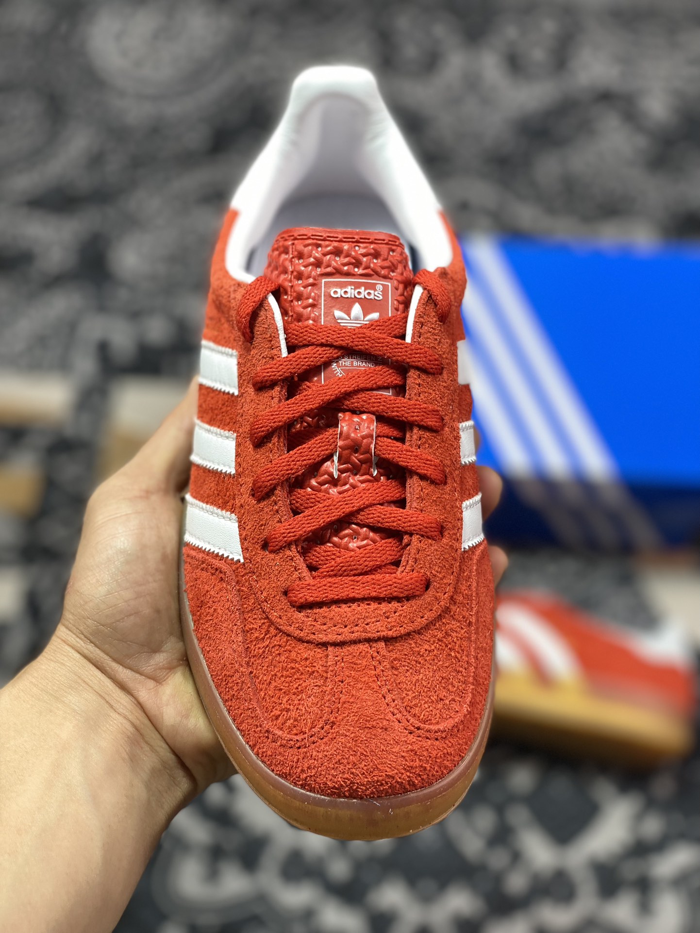 240  阿迪达斯Adidas Gazelle Indoor Trainers 羚羊内训系列低帮板鞋“桔红白生胶底”HQ8718