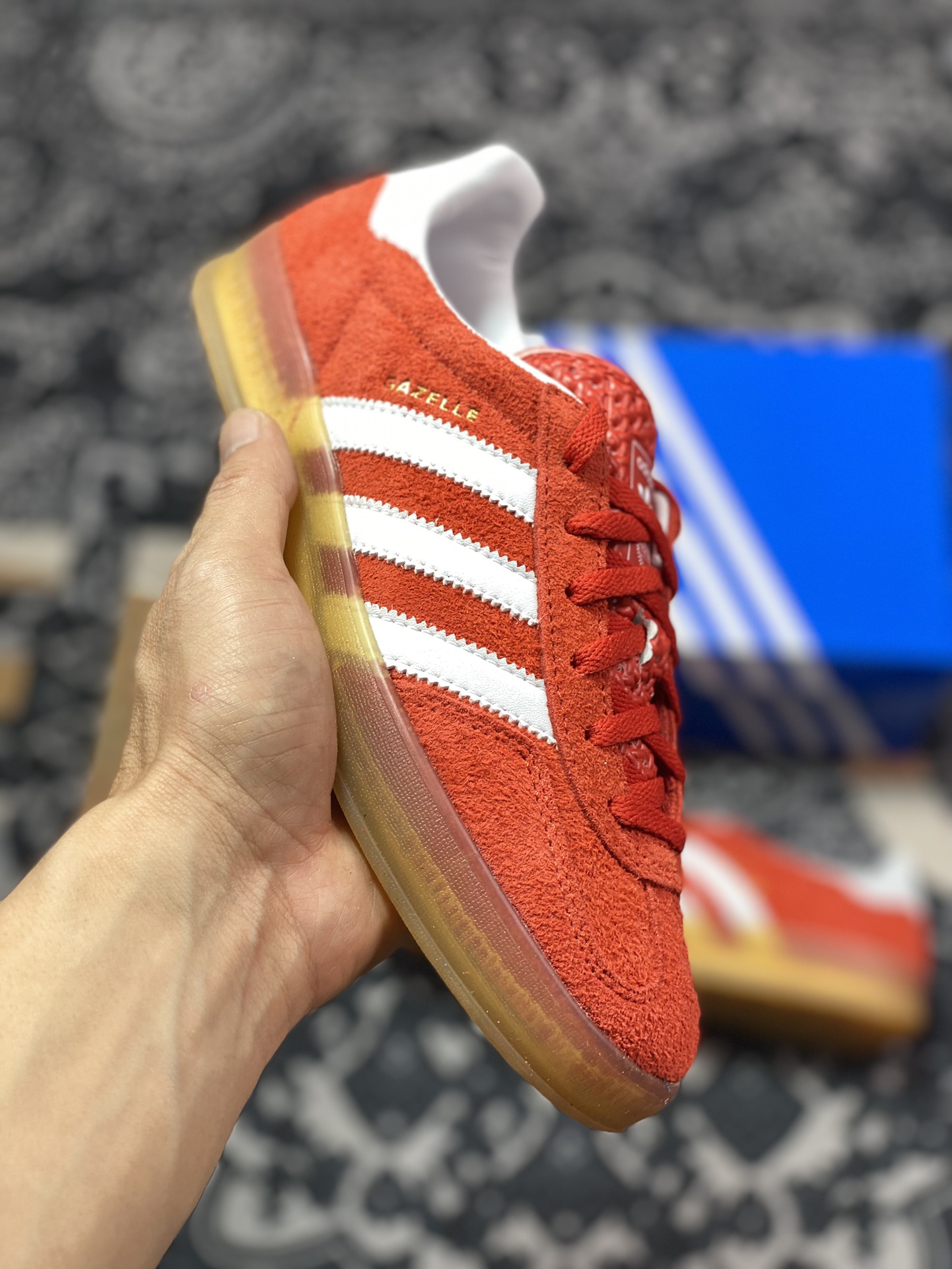 240  阿迪达斯Adidas Gazelle Indoor Trainers 羚羊内训系列低帮板鞋“桔红白生胶底”HQ8718