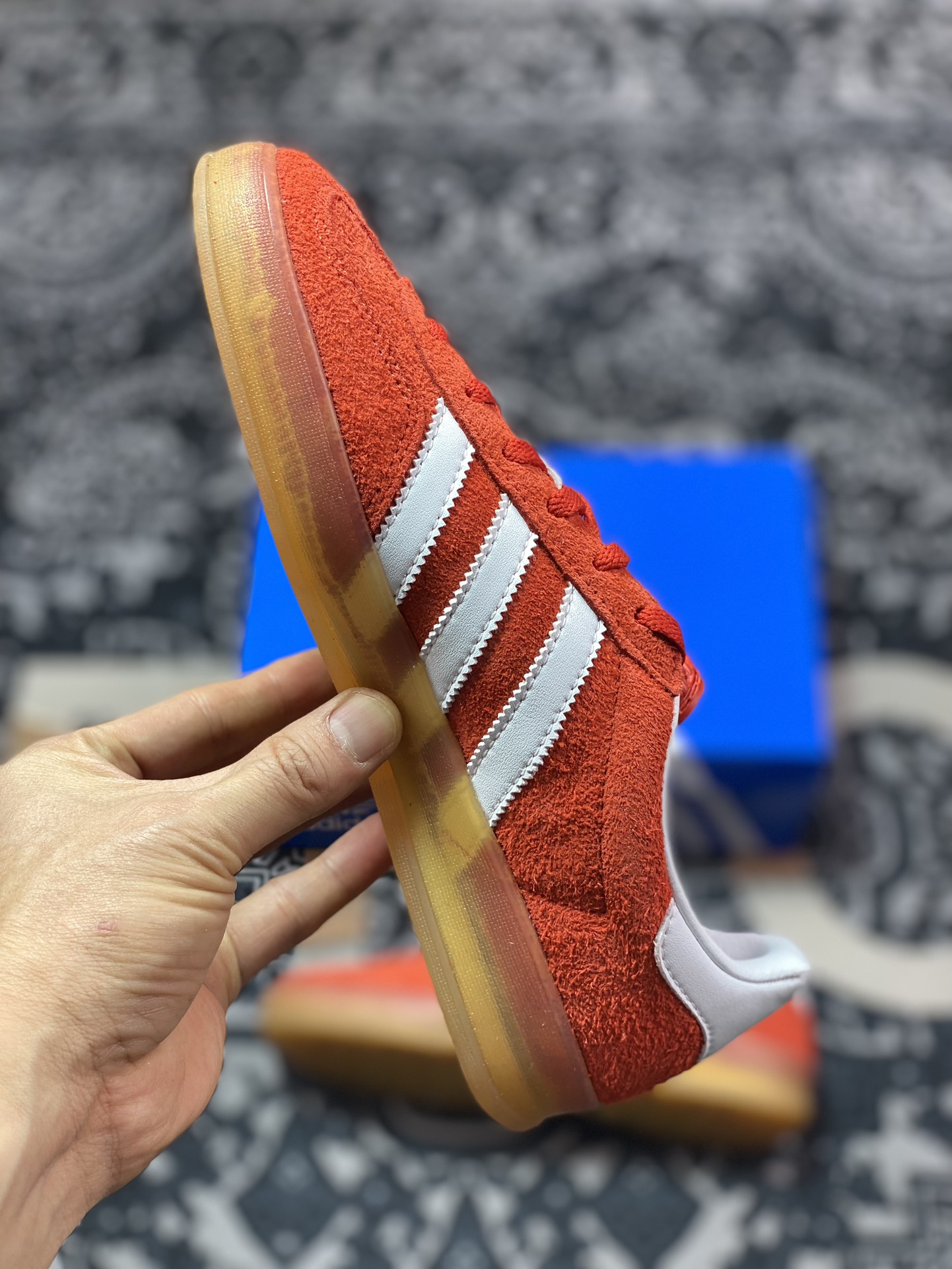 240  阿迪达斯Adidas Gazelle Indoor Trainers 羚羊内训系列低帮板鞋“桔红白生胶底”HQ8718