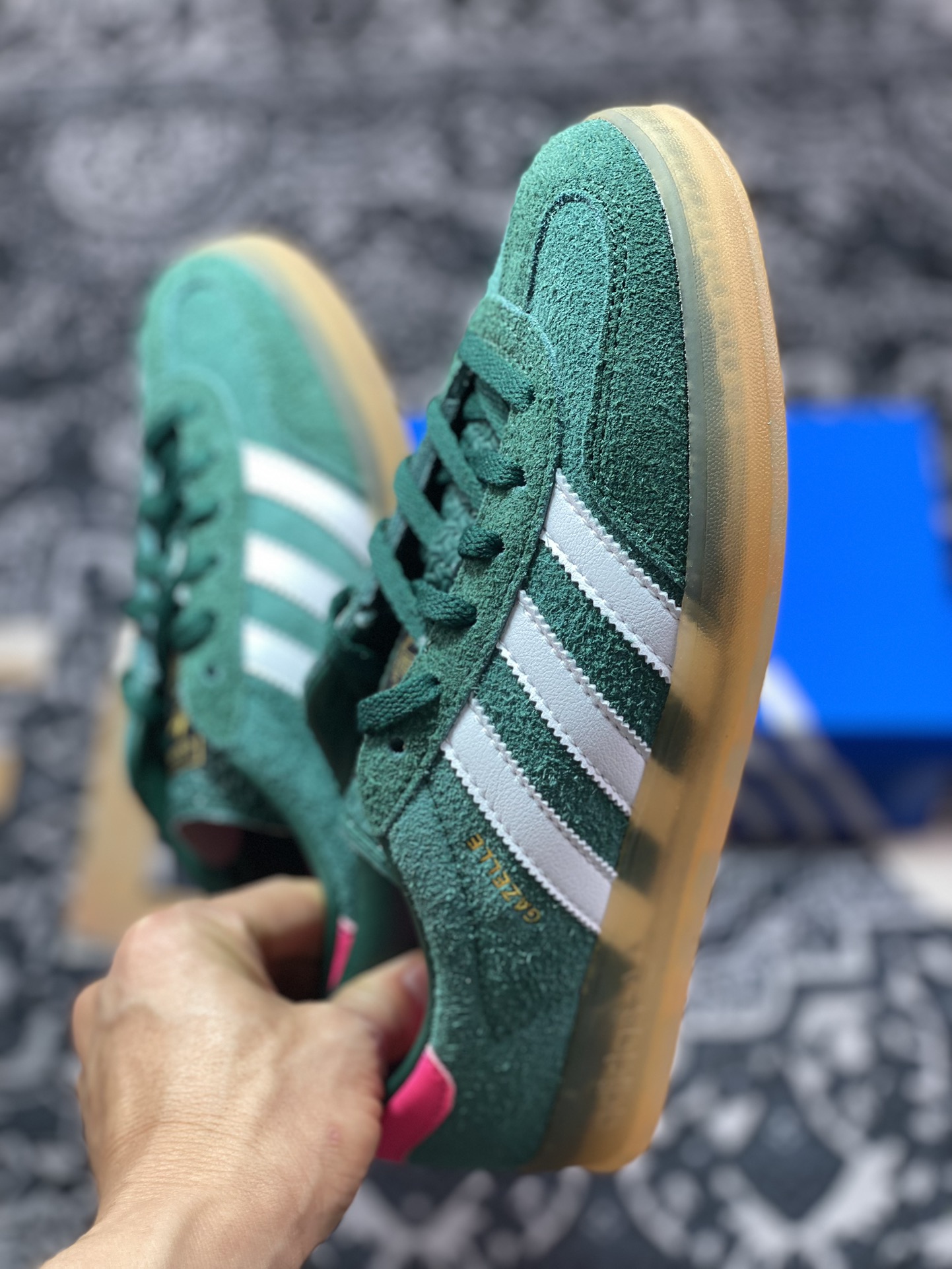 240  阿迪达斯Adidas Gazelle Indoor Trainers 羚羊板鞋“麂皮深绿粉白生胶底”IG5929