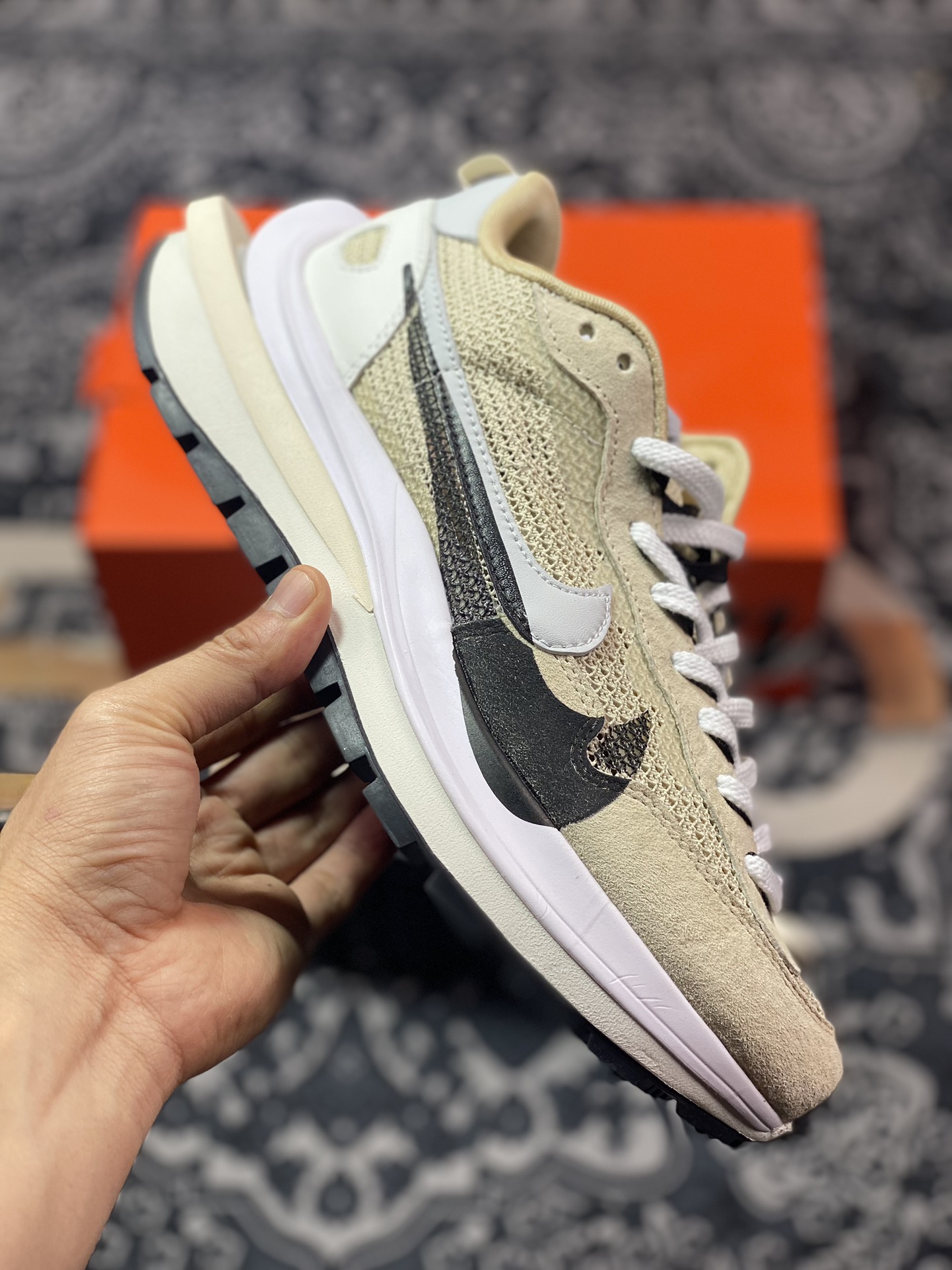 280 Sacai x Nike VaporWaffle 3.0"Khaki Black"系列慢跑鞋“网织浅卡其白黑重叠双钩子”CV1363-108