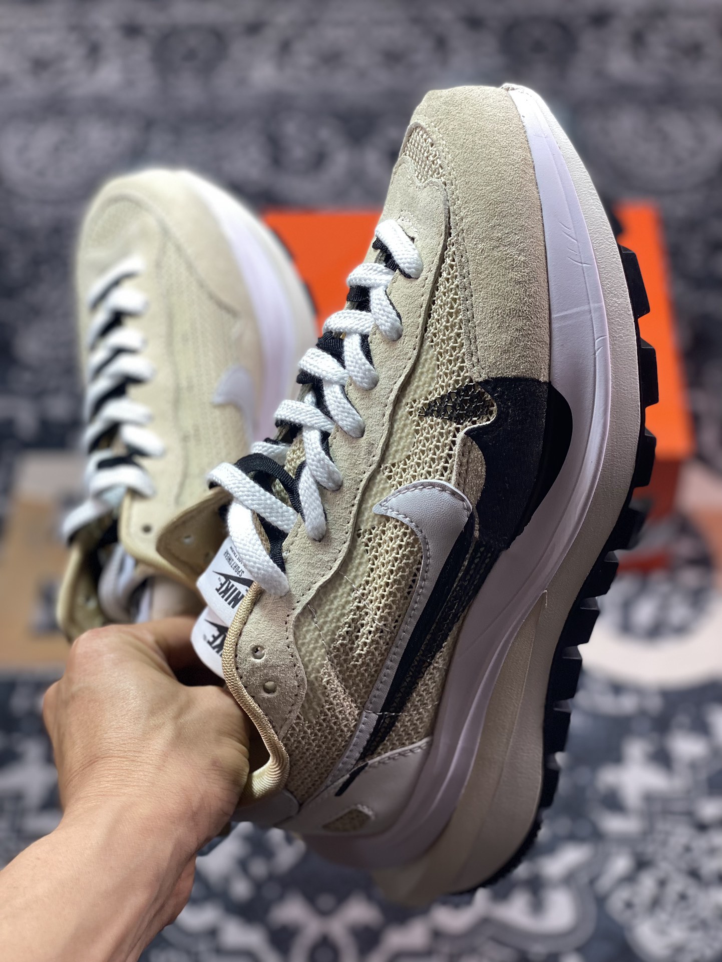 280 Sacai x Nike VaporWaffle 3.0"Khaki Black"系列慢跑鞋“网织浅卡其白黑重叠双钩子”CV1363-108