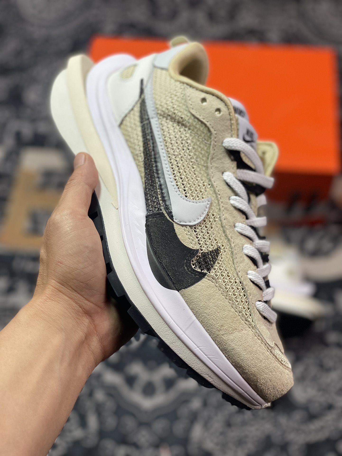 280 Sacai x Nike VaporWaffle 3.0″Khaki Black”系列慢跑鞋“网织浅卡其白黑重叠双钩子”CV1363-108