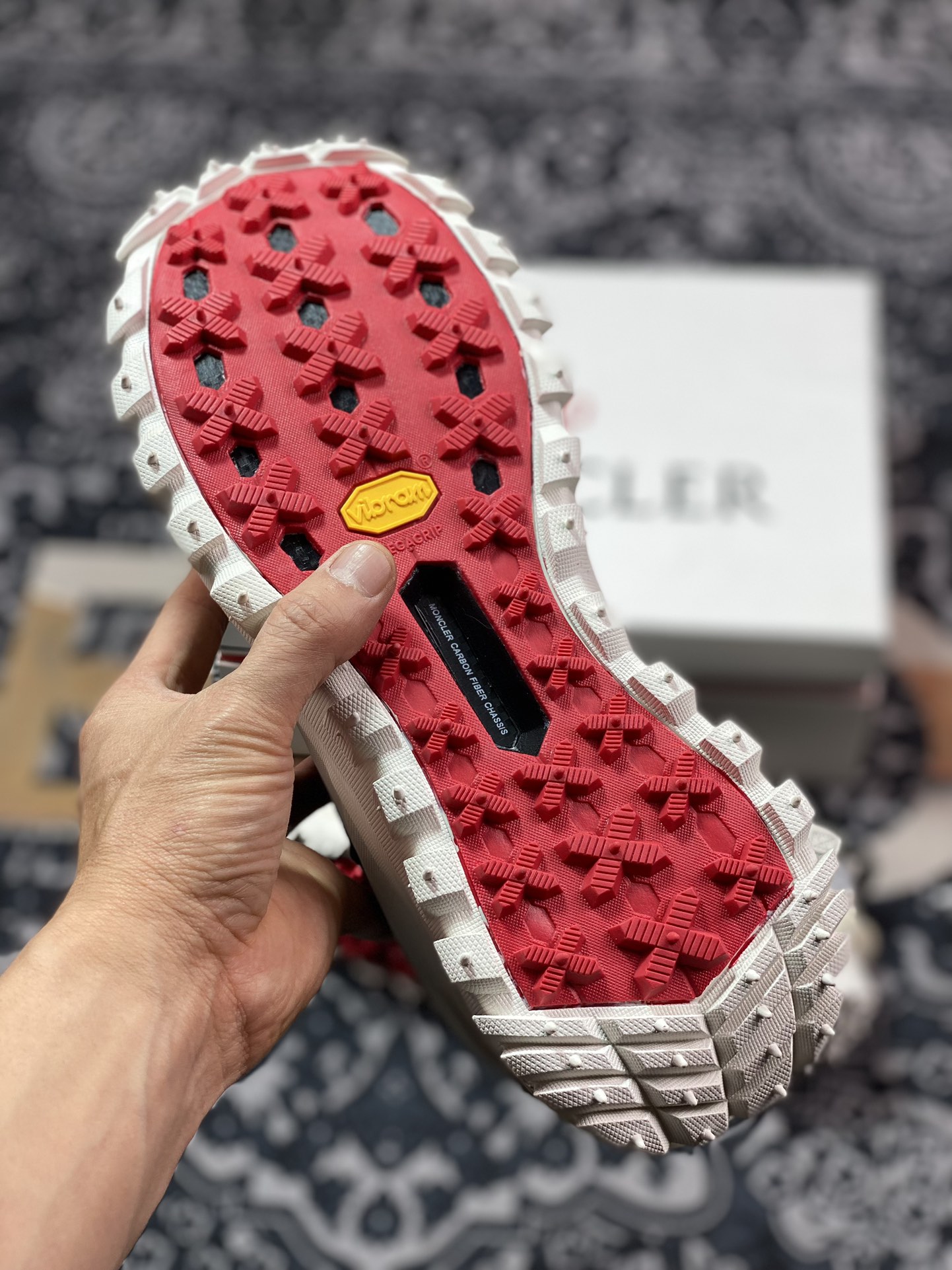 470 Moncler Trailgrip Gore-Tex 越野旅行系列低帮运动鞋“白黑”4M00100M2058