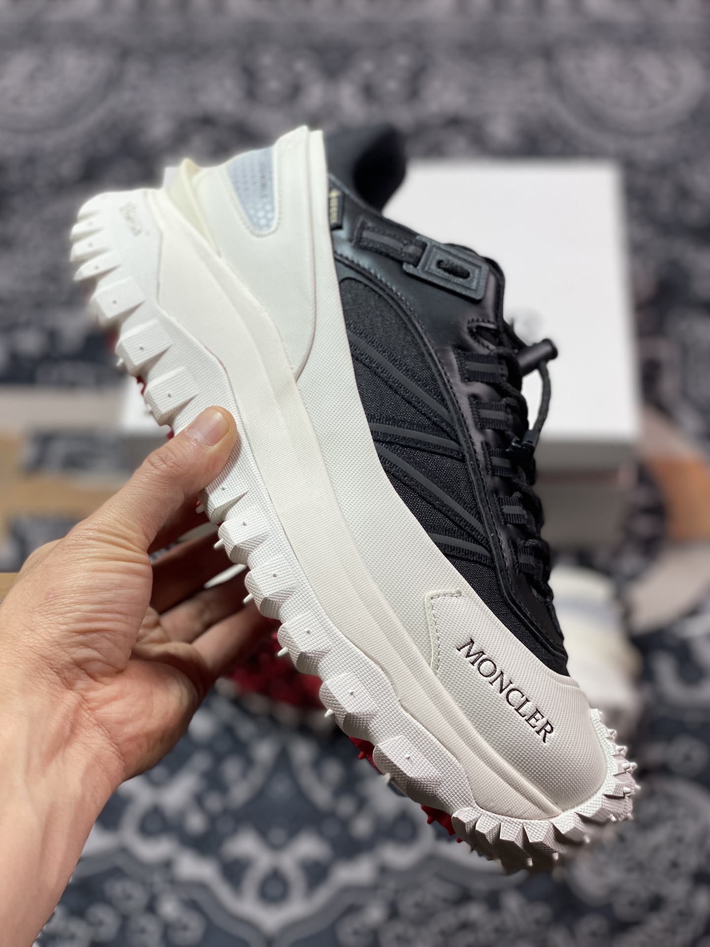 470 Moncler Trailgrip Gore-Tex 越野旅行系列低帮运动鞋“白黑”4M00100M2058