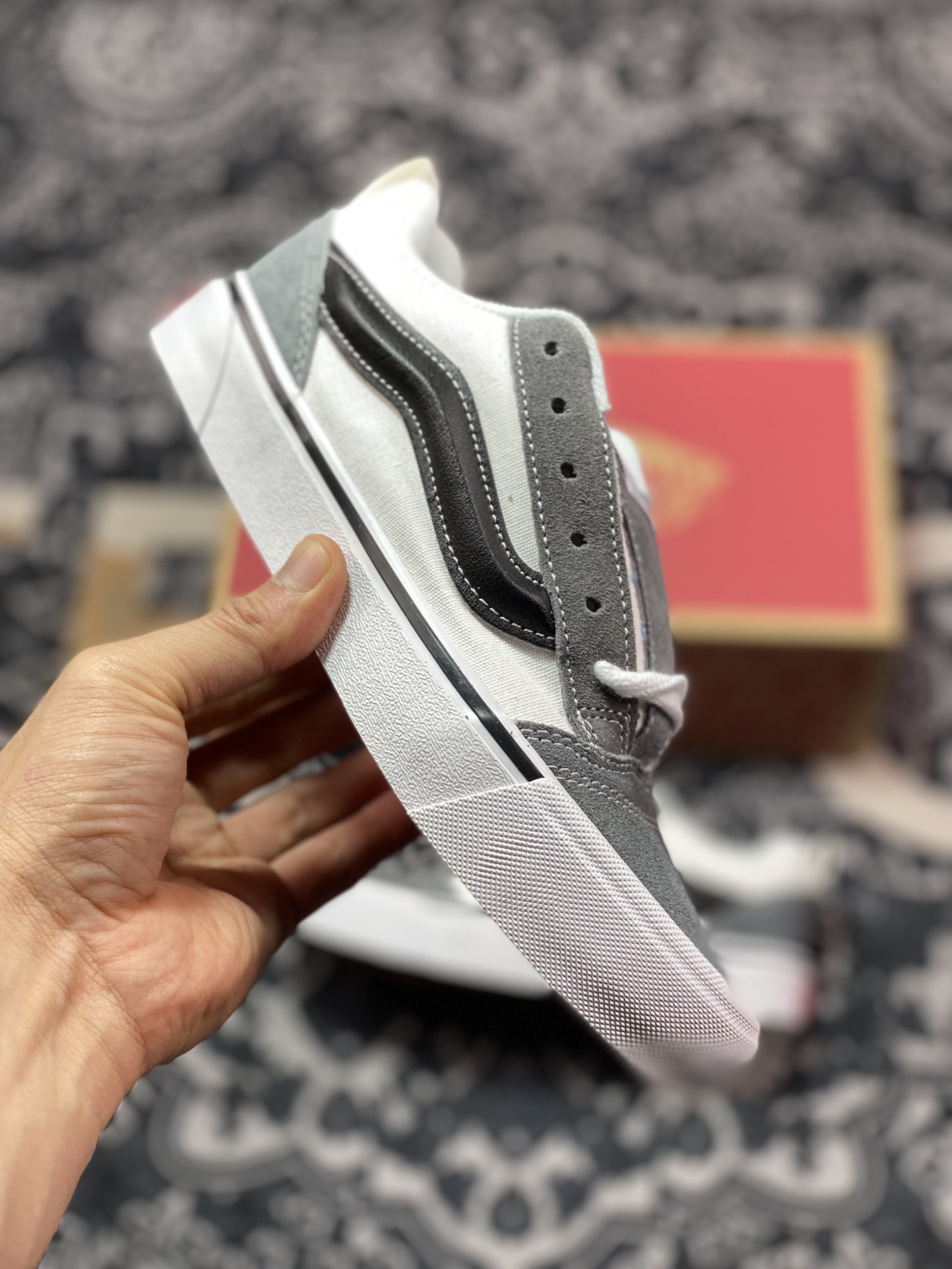 140 Vans Classics Knu Skool 灰白拼接 厚鞋舌面包鞋