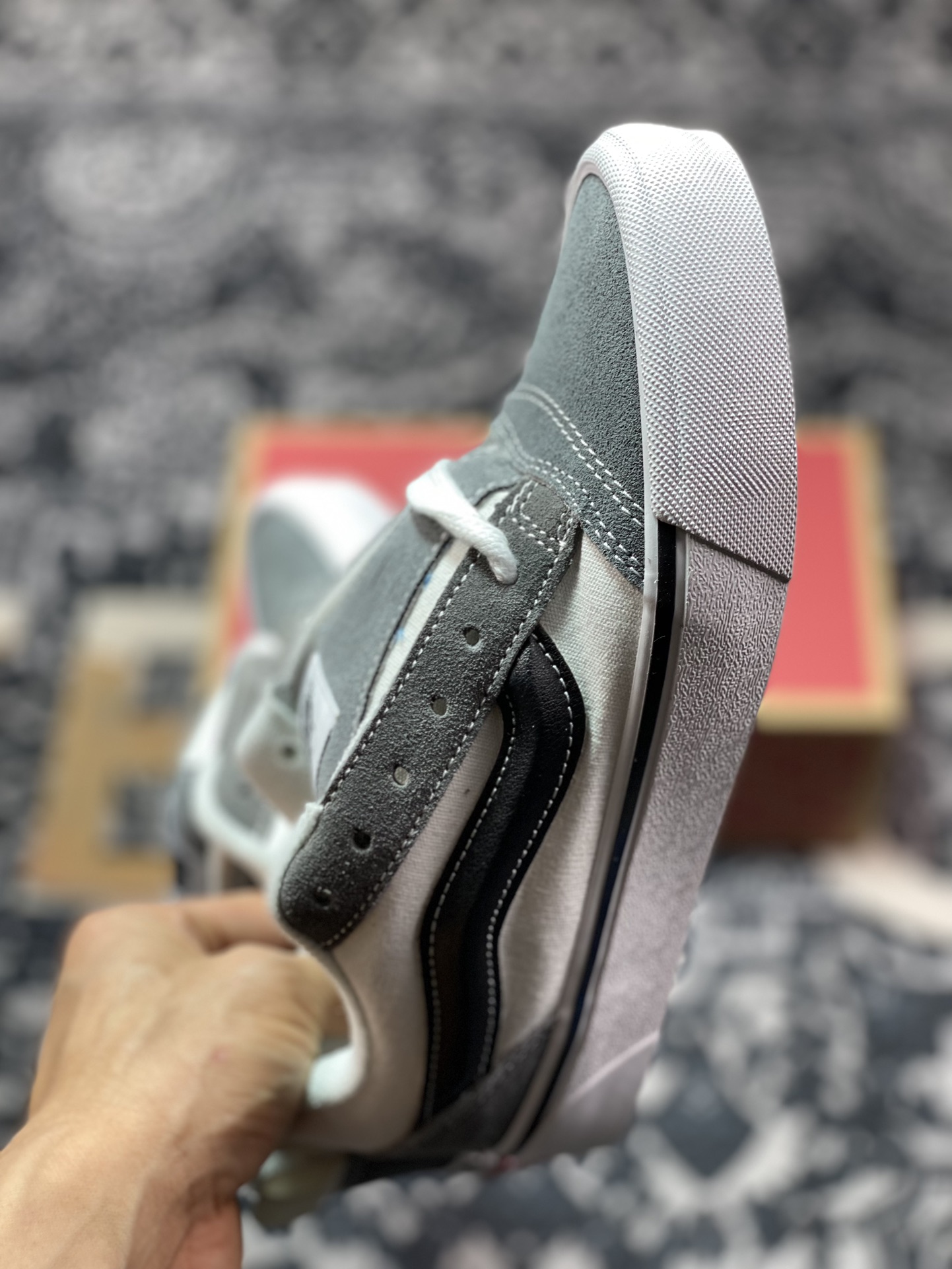 140 Vans Classics Knu Skool 灰白拼接 厚鞋舌面包鞋