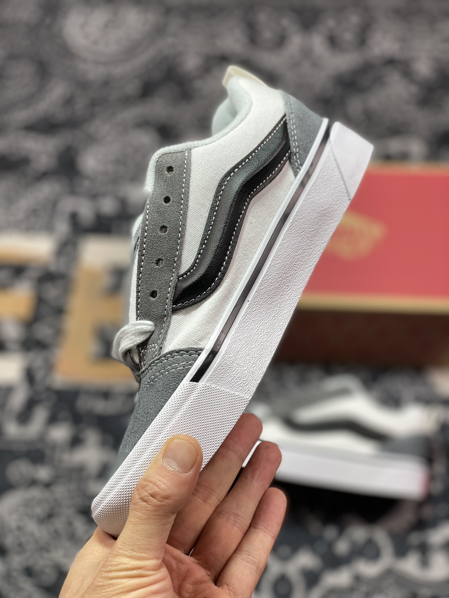 140 Vans Classics Knu Skool 灰白拼接 厚鞋舌面包鞋