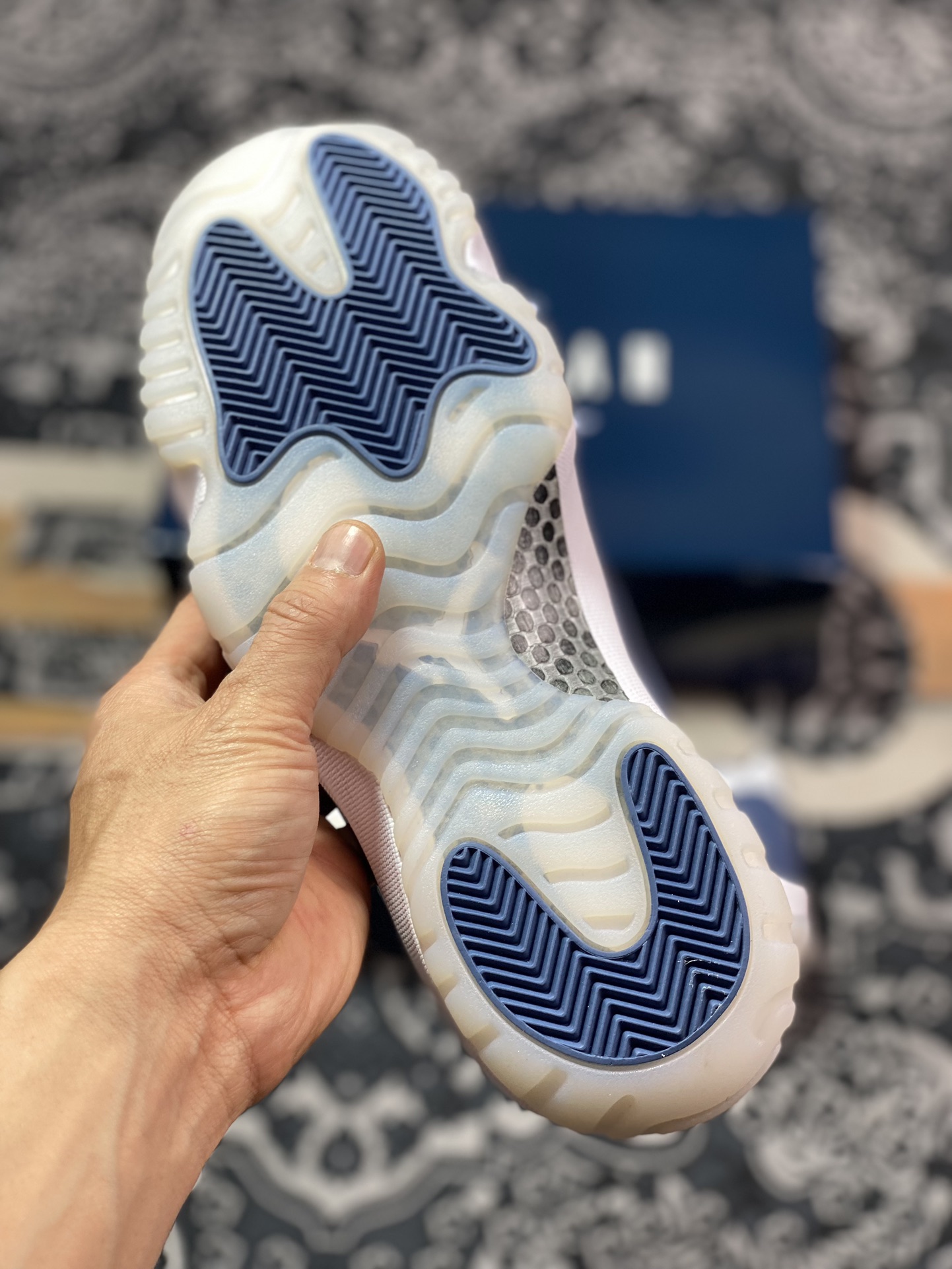 450 Nike Air Jordan 11 Retro Low"Diffused Blue"AJ11篮球鞋“漆皮漫射蓝白”FV5104-104