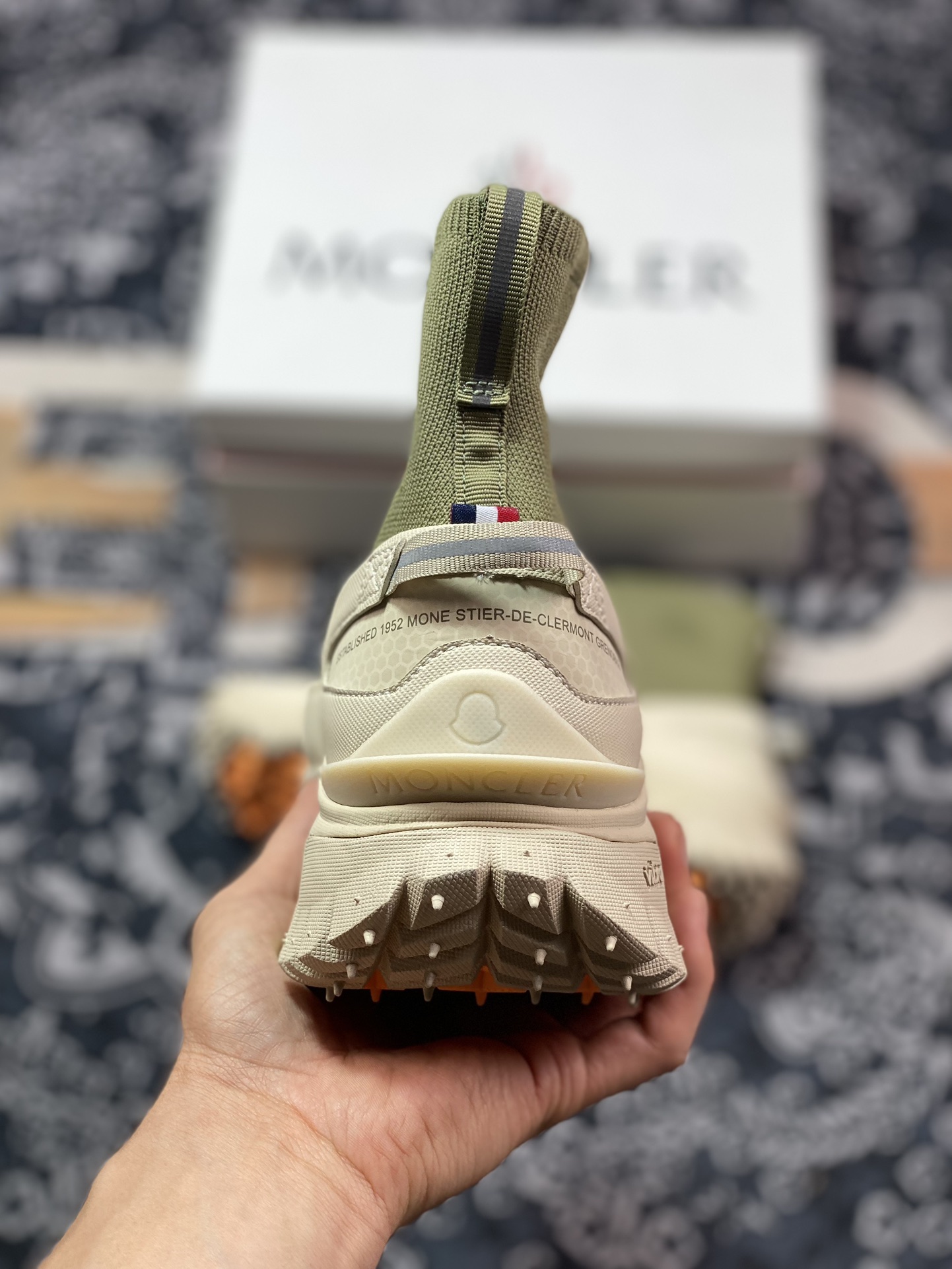 380  Moncler Trailgrip Knit Gore-Tex 越野旅行系列高帮运动鞋“针织橄榄绿沙色”J109A4M00040M380981O