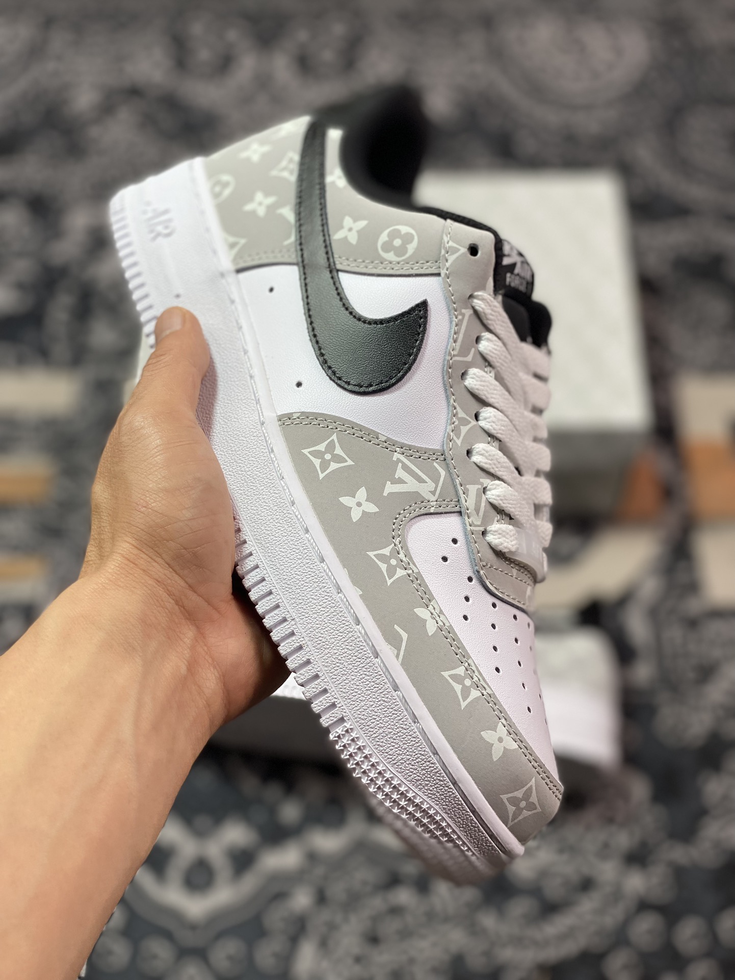 240 路易威登Louis Vuitton 联名定制 Nike Air Force 1 Low ’07 空军低帮休闲板鞋 BQ8988-108