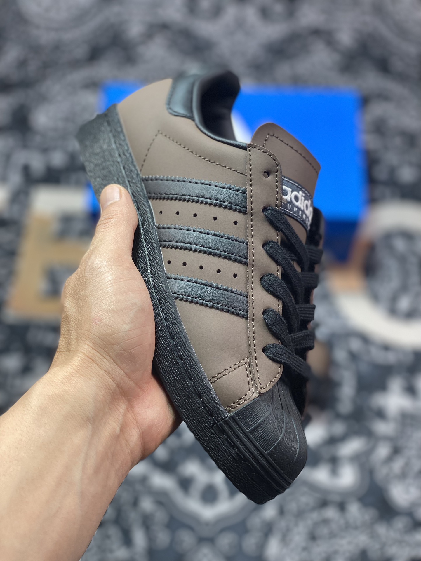 200 三叶草Adidas Originals Superstar 82″Black Brown”经典贝壳板鞋“皮革乌木棕黑底”IF9034