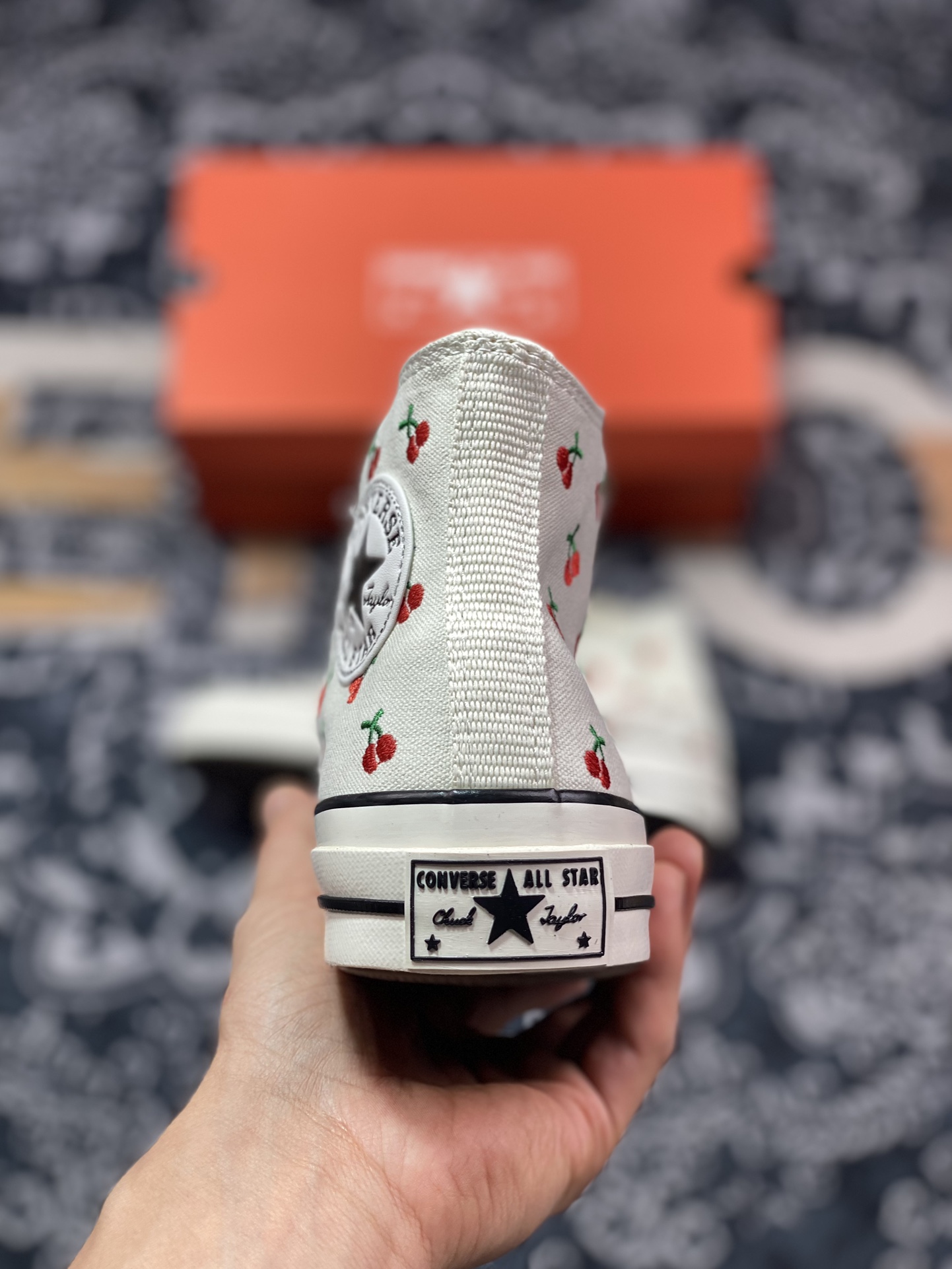 130 Converse Chuck 1970s 匡威官方 樱桃刺绣硫化帆布鞋