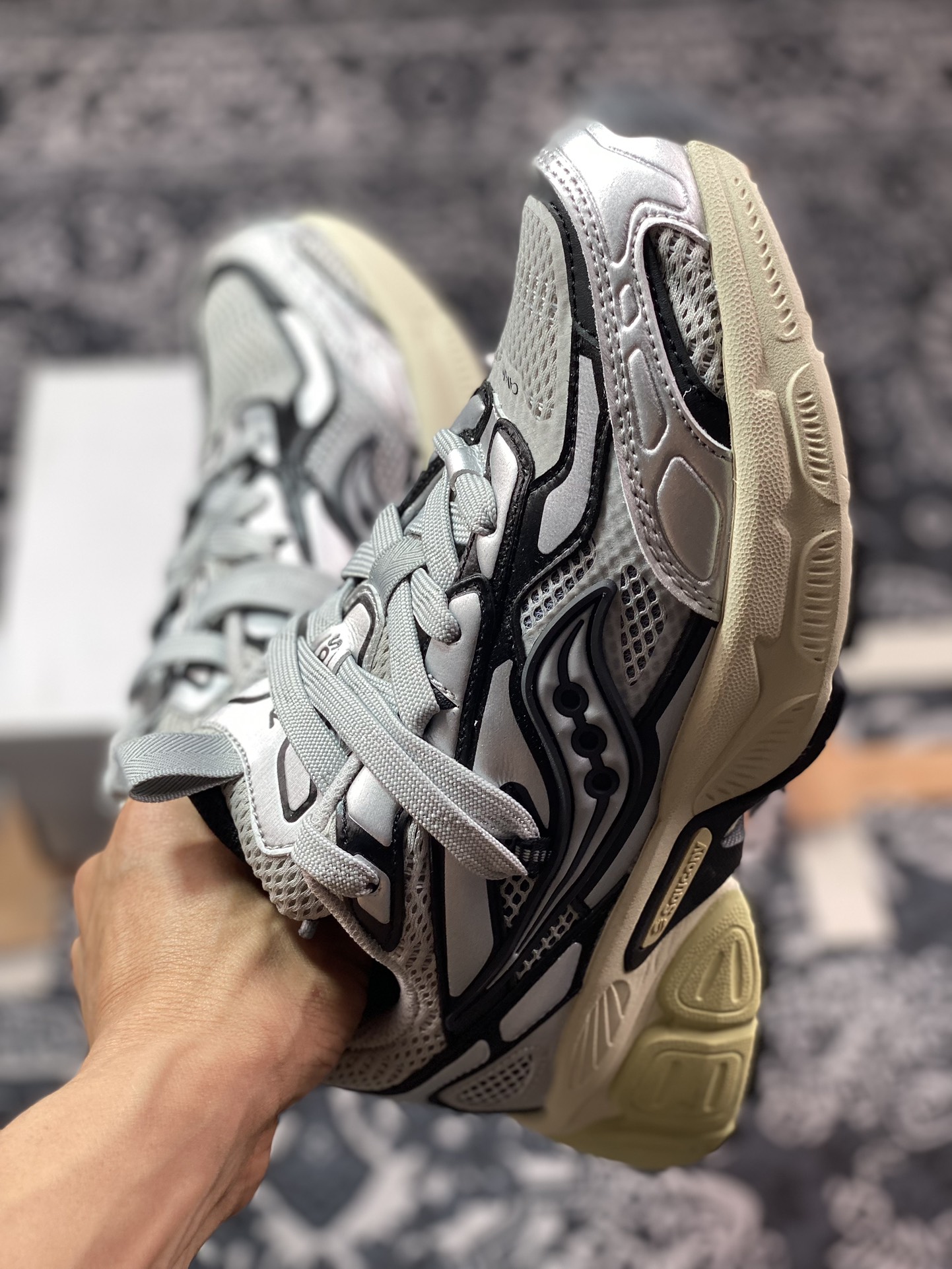 280 索康尼/Saucony 2k Cavalry 骑士2K系列低帮复古老爹风增高慢跑鞋“网织布全黑武士”S79053-1