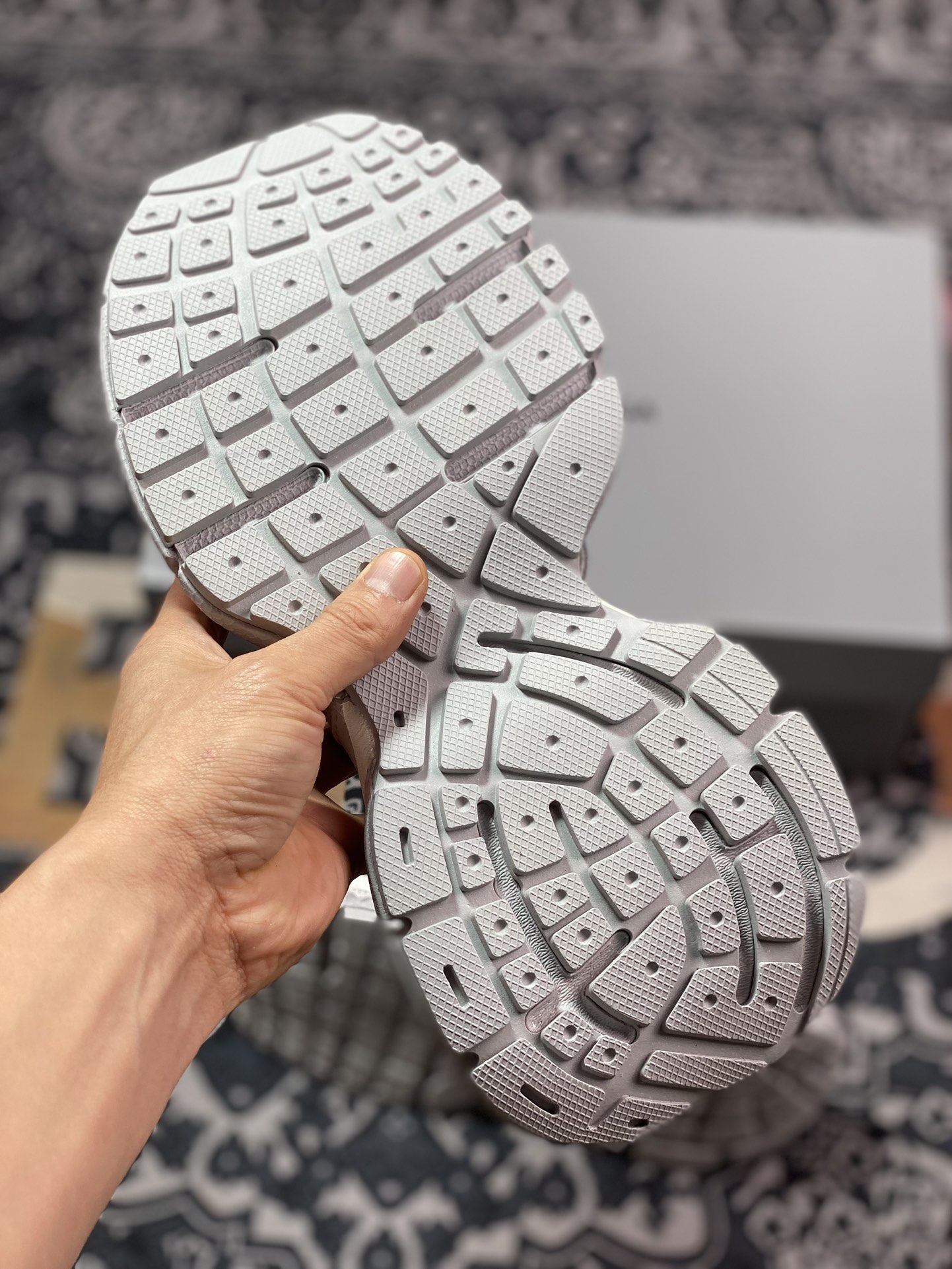 420 法国高端奢侈品牌-巴黎世家BALENCIAGA 3XL Sandals 3+系列魔术贴凉鞋“浅灰黑做旧”786959 W3XLT 9191