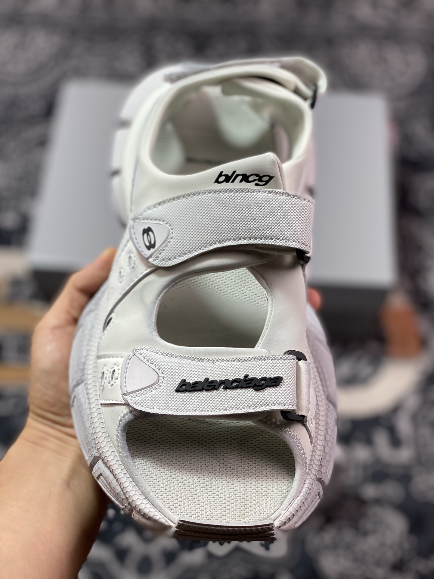 420 法国高端奢侈品牌-巴黎世家BALENCIAGA 3XL Sandals 3+系列魔术贴凉鞋“浅灰黑做旧”786959 W3XLT 9191