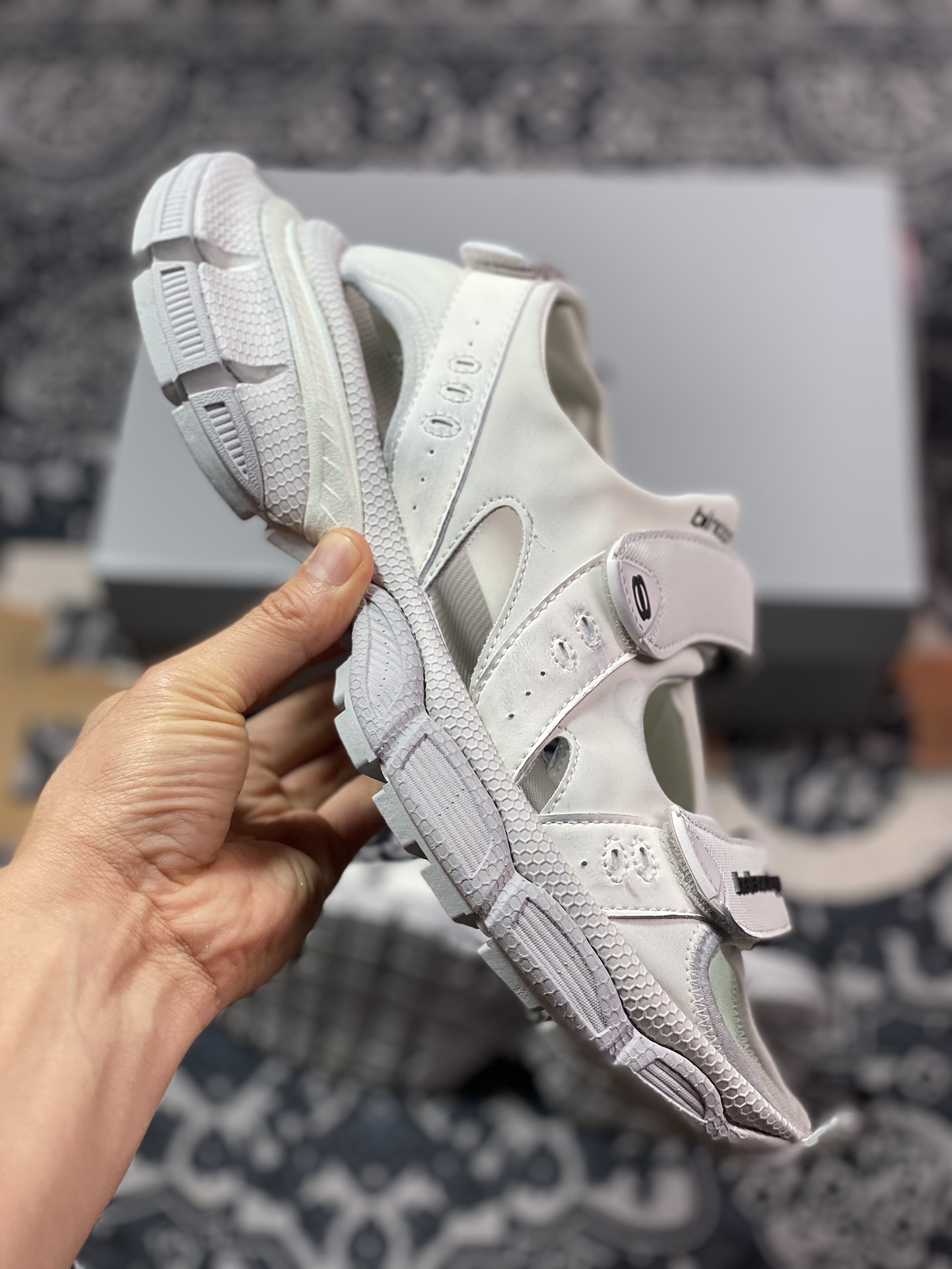 420 法国高端奢侈品牌-巴黎世家BALENCIAGA 3XL Sandals 3+系列魔术贴凉鞋“浅灰黑做旧”786959 W3XLT 9191