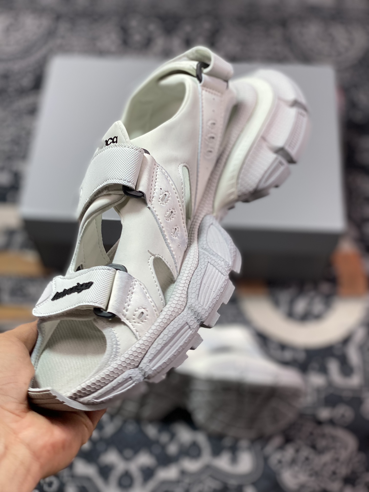 420 法国高端奢侈品牌-巴黎世家BALENCIAGA 3XL Sandals 3+系列魔术贴凉鞋“浅灰黑做旧”786959 W3XLT 9191