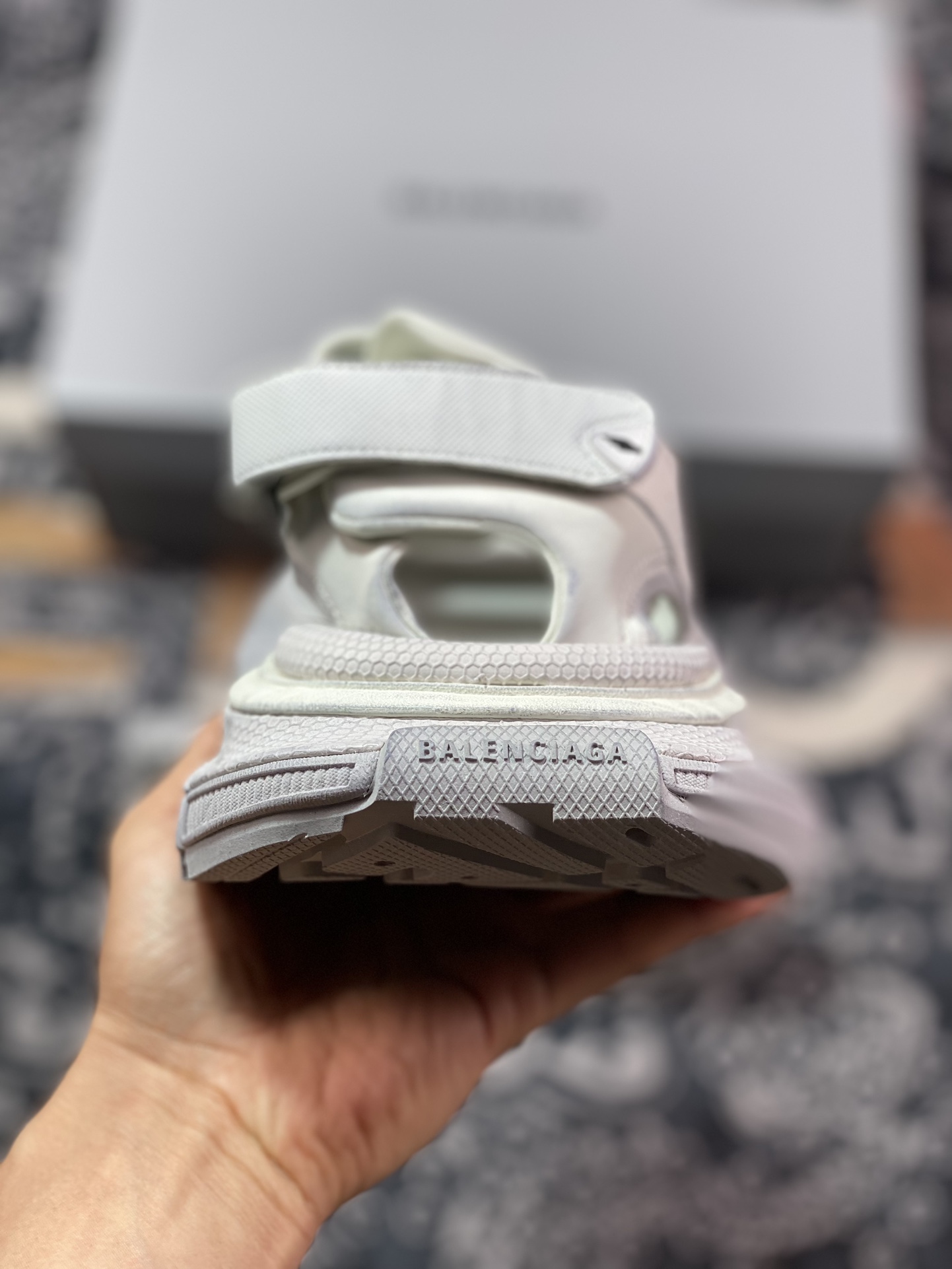 420 法国高端奢侈品牌-巴黎世家BALENCIAGA 3XL Sandals 3+系列魔术贴凉鞋“浅灰黑做旧”786959 W3XLT 9191